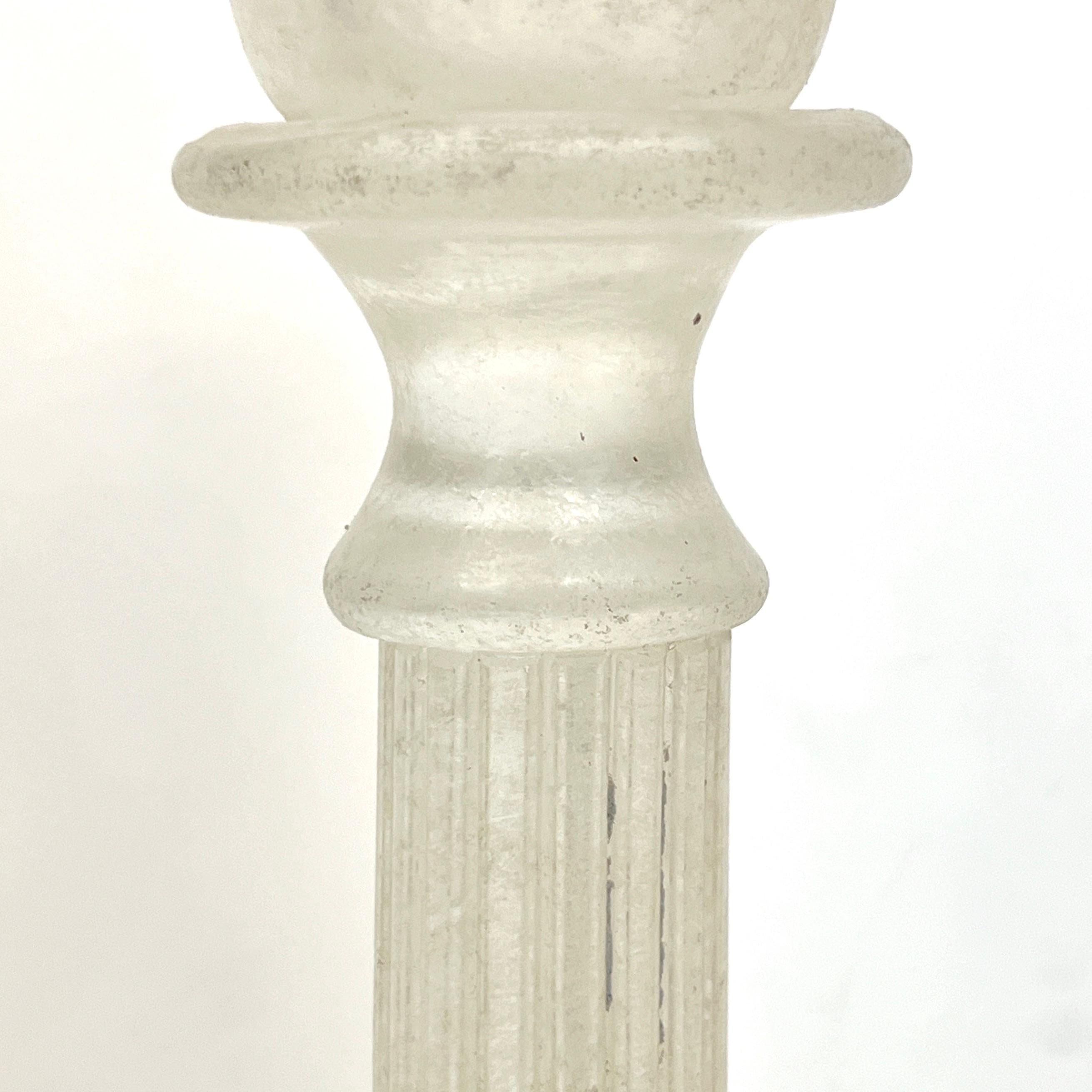 Satinato Coppia di candelabri in vetro di Murano bianco smerigliato degli anni '50, metà del secolo scorso in vendita