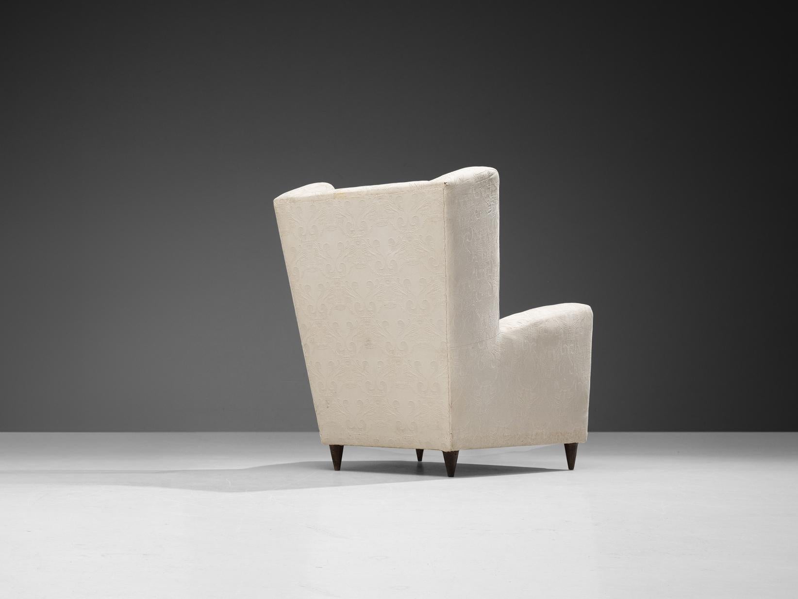 Mid-20th Century 1950s Mid-Century Modern Italian Wingback Chair in Off-White Fabric & Wood For Sale
