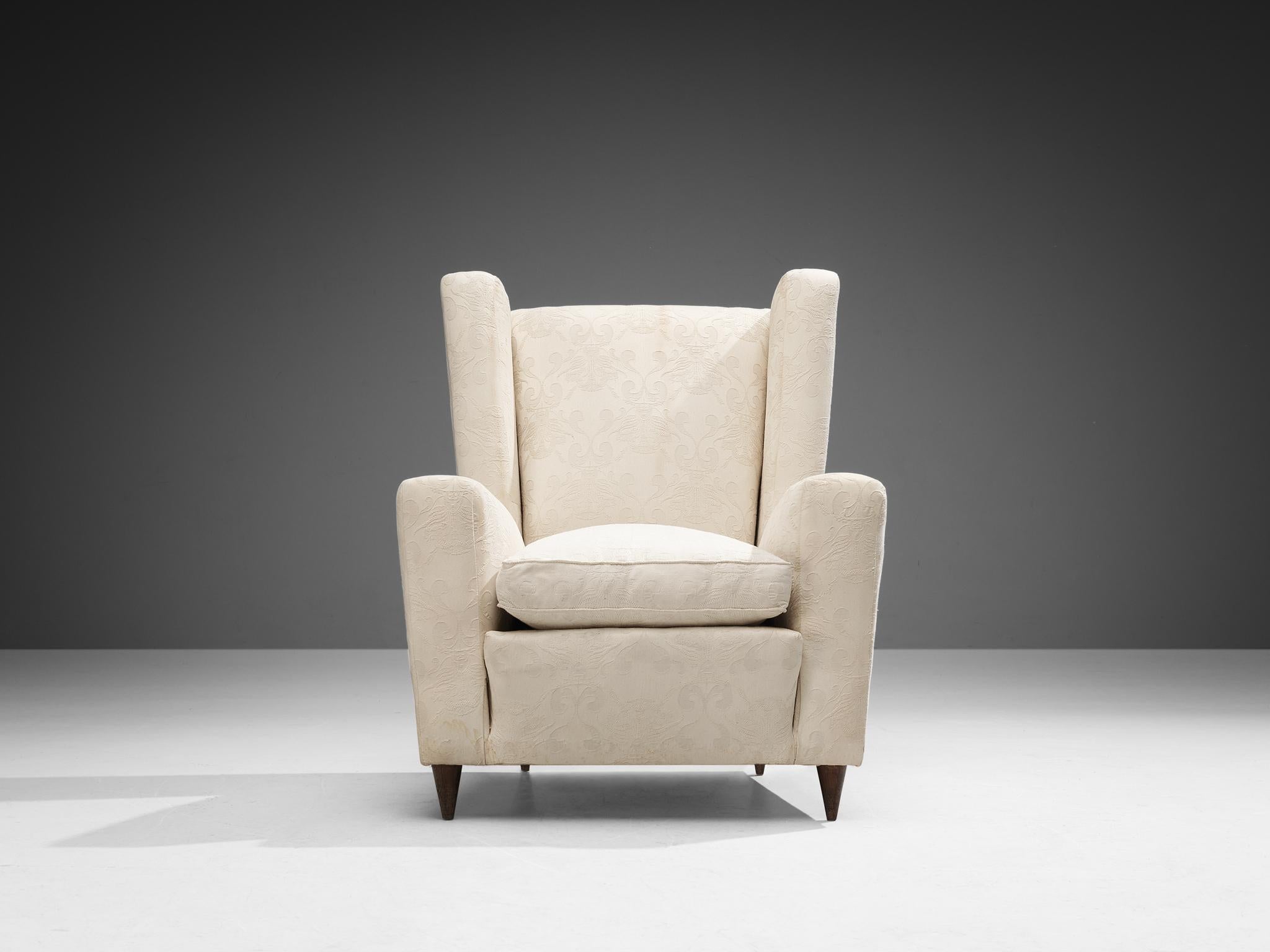 1950s Mid-Century Modern Italian Wingback Chair in Off-White Fabric & Wood For Sale 1
