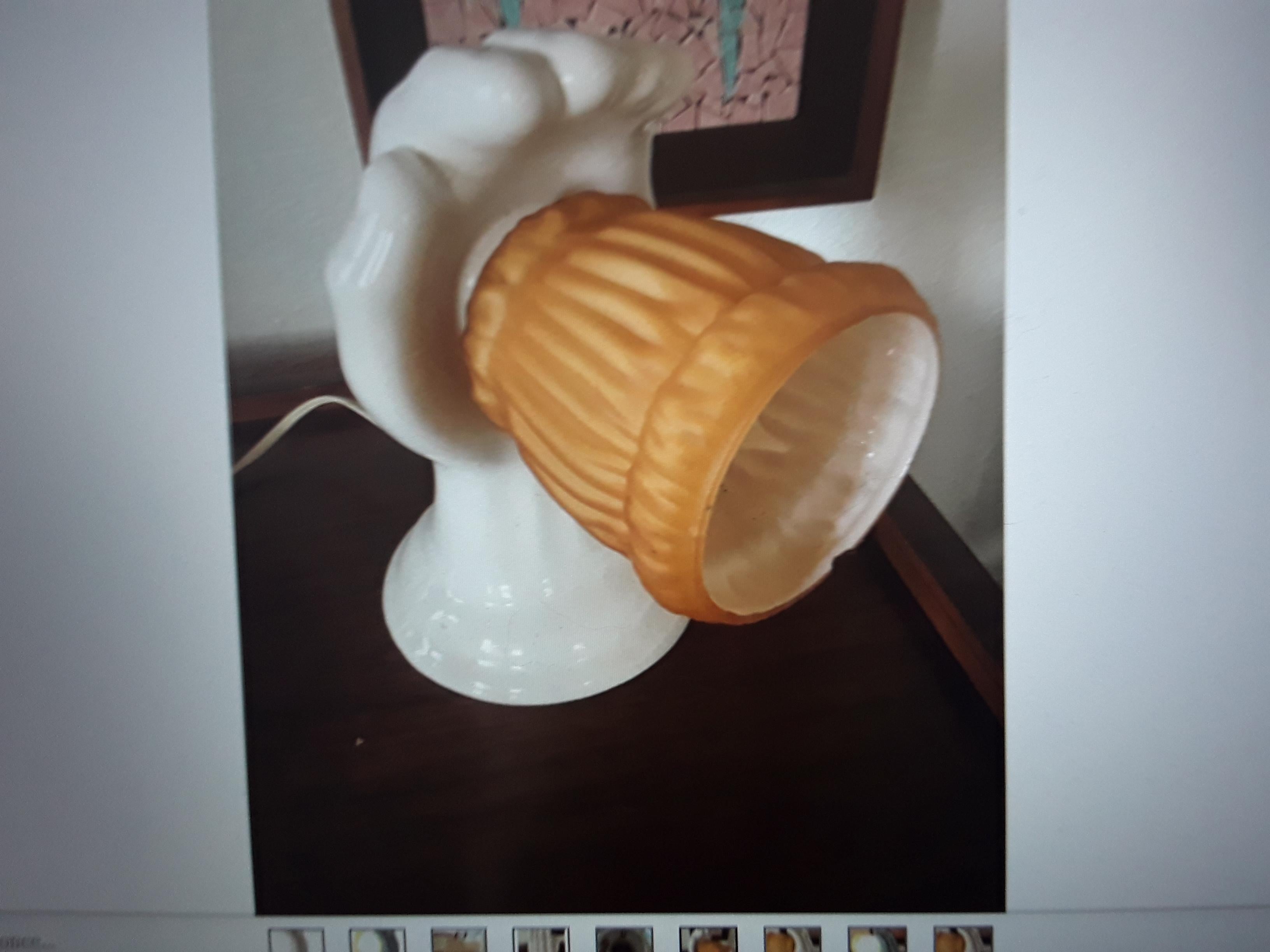 1950's Mid Century Modern Large White Outstreched Glazed Ceramic Hand w/ Shades In Good Condition For Sale In Opa Locka, FL