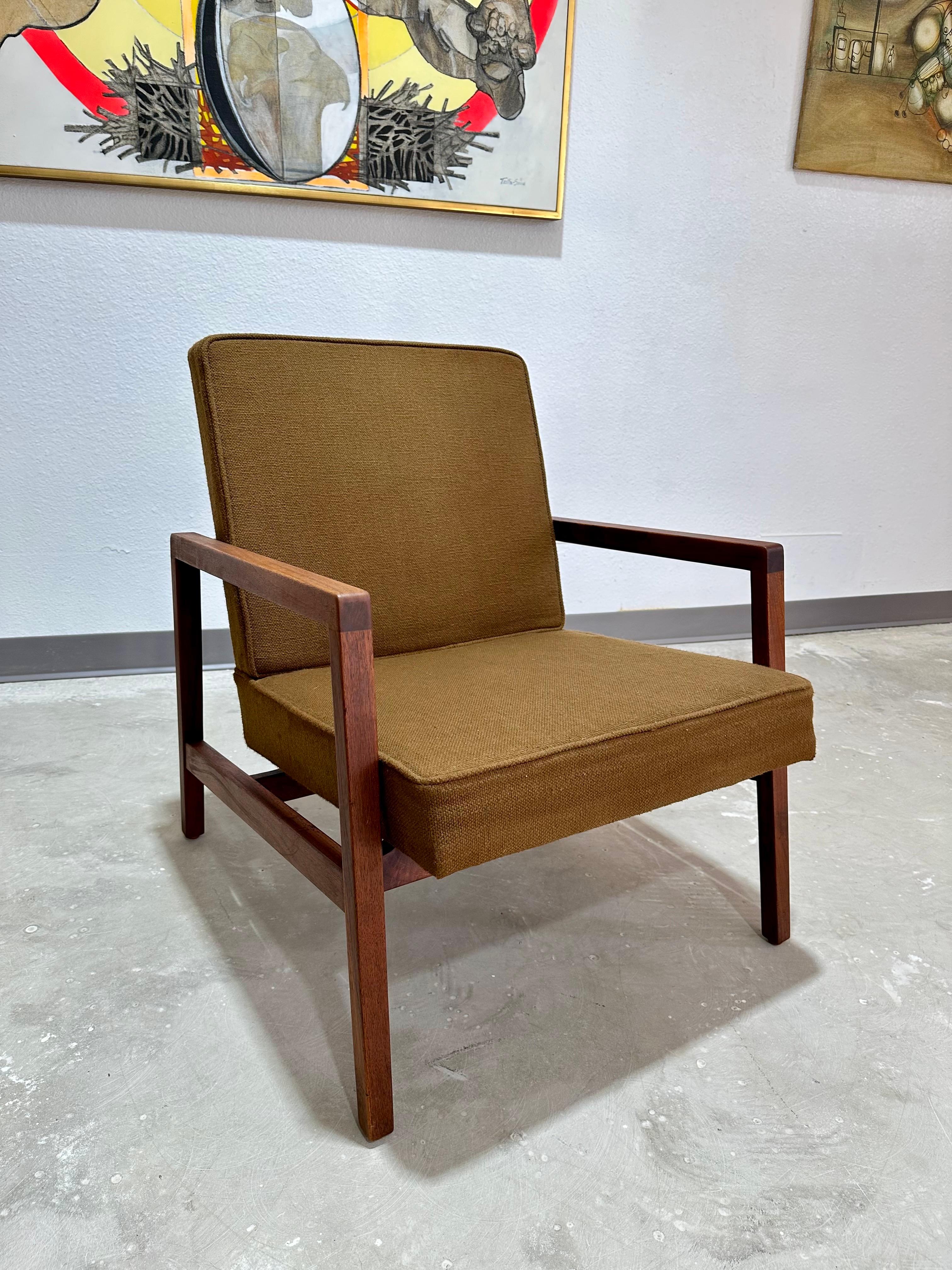 Oiled 1950s Mid-Century Modern Lewis Butler for Knoll Walnut Lounge Chair For Sale
