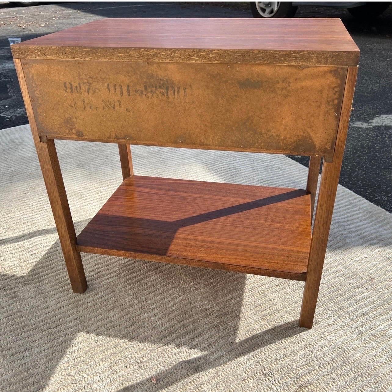 1950s Mid-Century Modern Nightstand With Lower Shelf 2