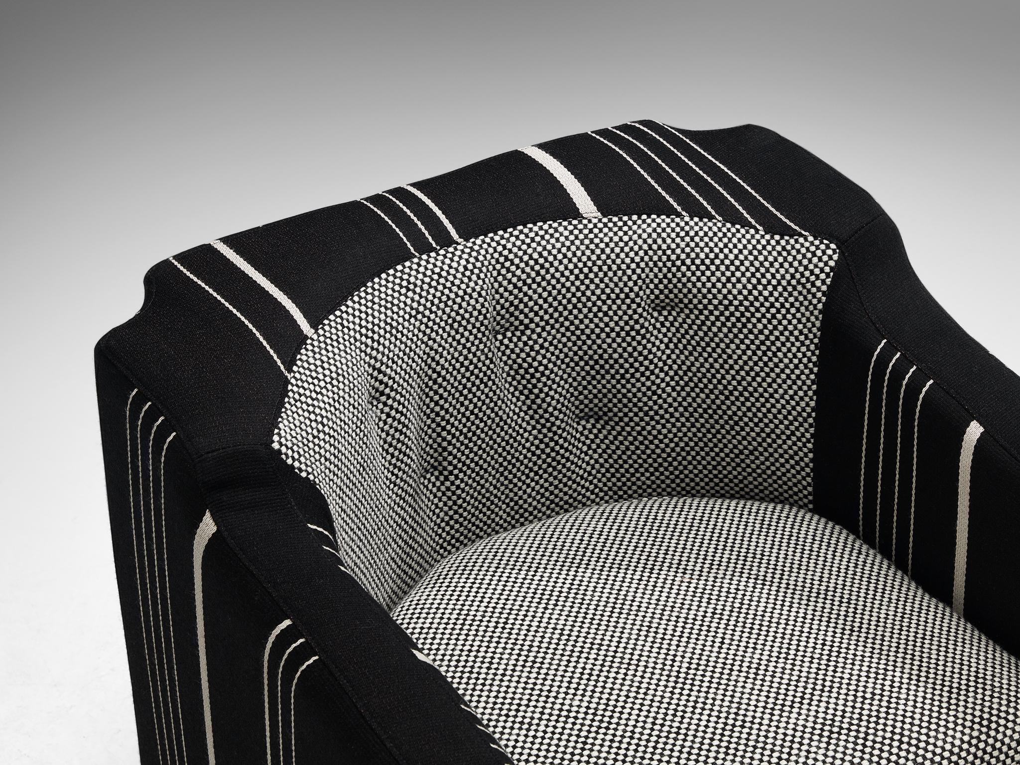 1950s Mid-Century Modern Pair of Italian Club Chairs in Black White Fabric For Sale 3