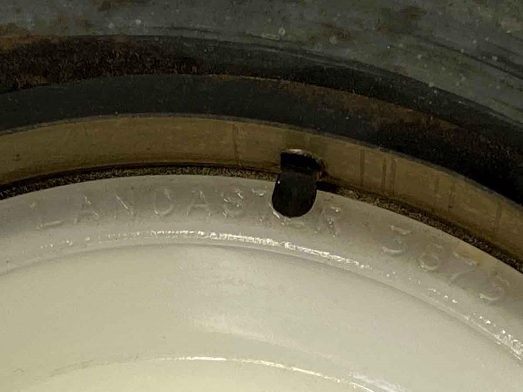 Acier plafonnier encastré moderne des années 1950:: lentille en verre laiteux