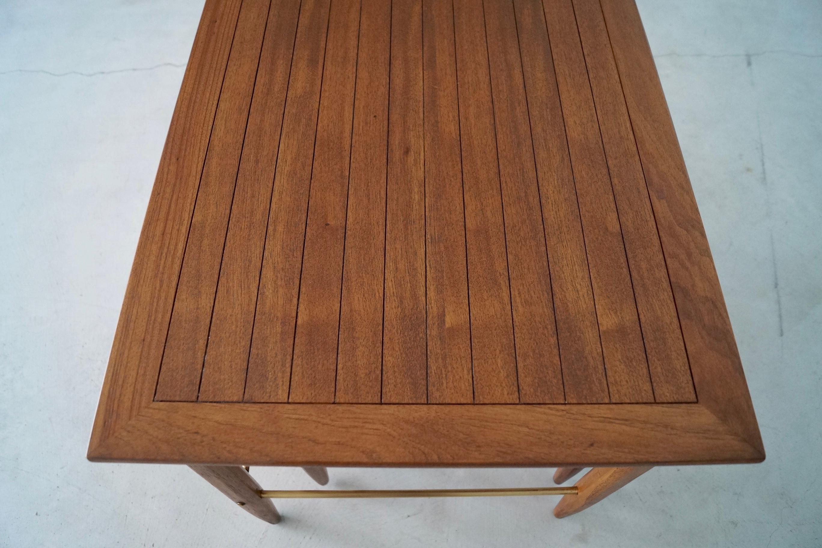 1950's Mid-Century Modern Set of 3 Nesting Tables by Tomlinson For Sale 5