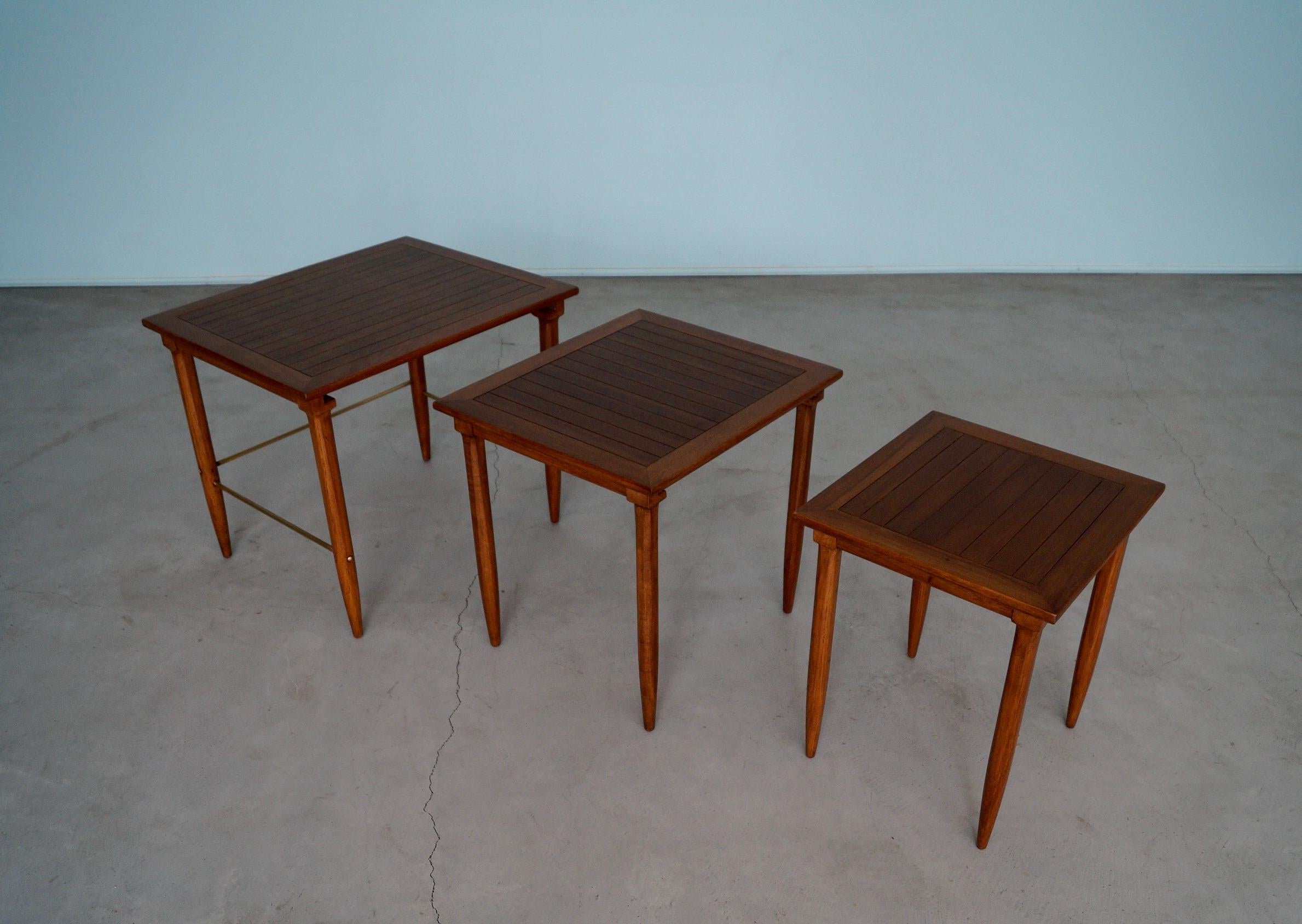 1950's Mid-Century Modern Set of 3 Nesting Tables by Tomlinson In Excellent Condition For Sale In Burbank, CA