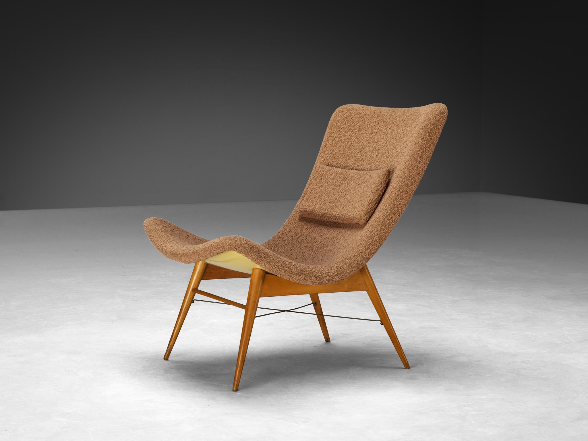 Mid-20th Century 1950s Mid-Century Modern Shell Lounge Chair in Beige Upholstery For Sale