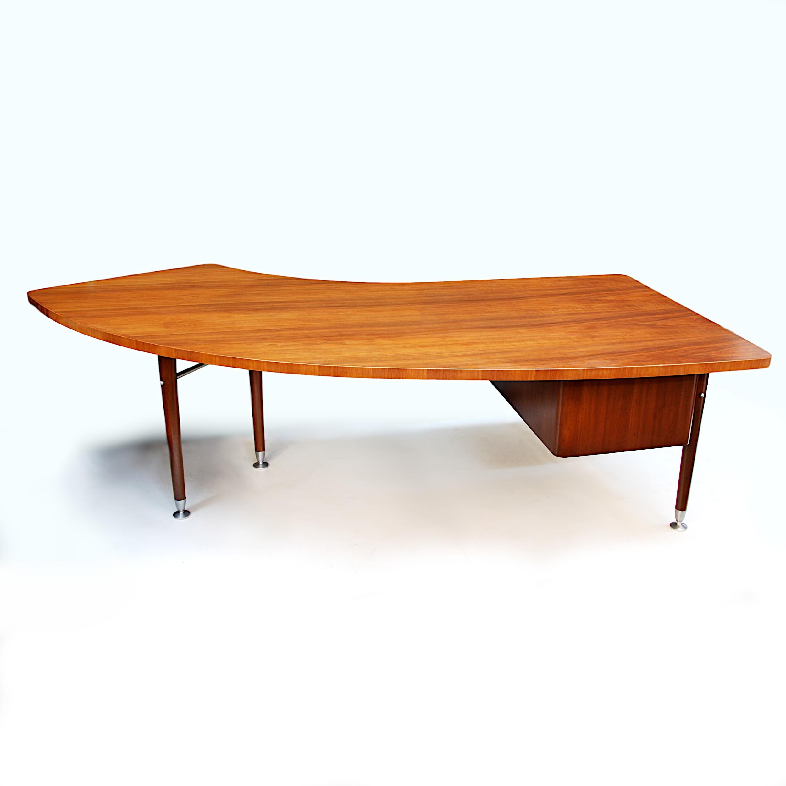 American 1950s Mid-Century Modern Sigma Series Boomerang Executive Desk by Stow Davis