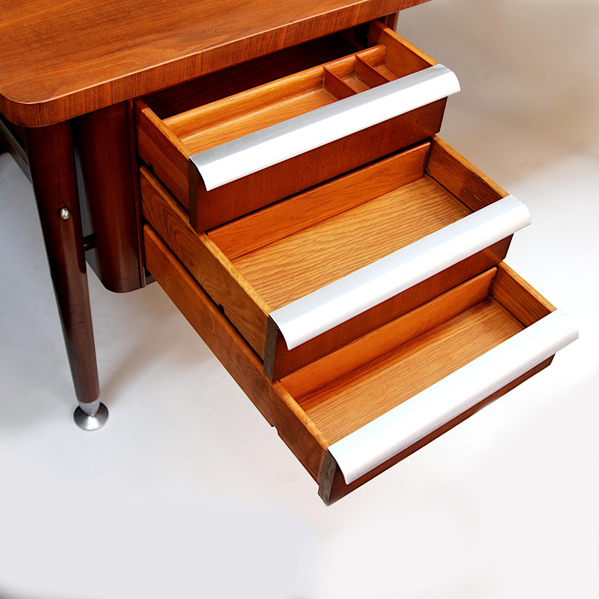 Mid-20th Century 1950s Mid-Century Modern Sigma Series Boomerang Executive Desk by Stow Davis