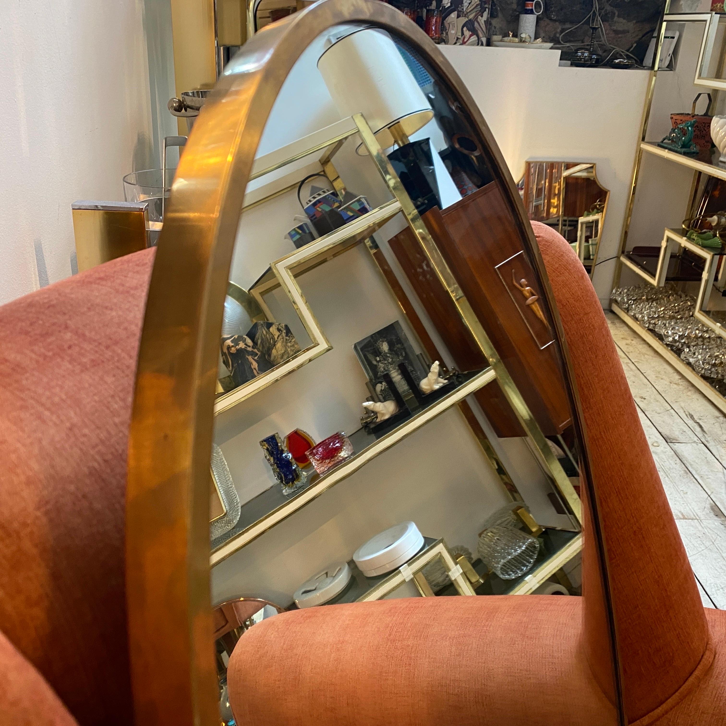1950s Mid-Century Modern Solid Brass Italian Oval Wall Mirror in Gio Ponti Style In Good Condition In Aci Castello, IT