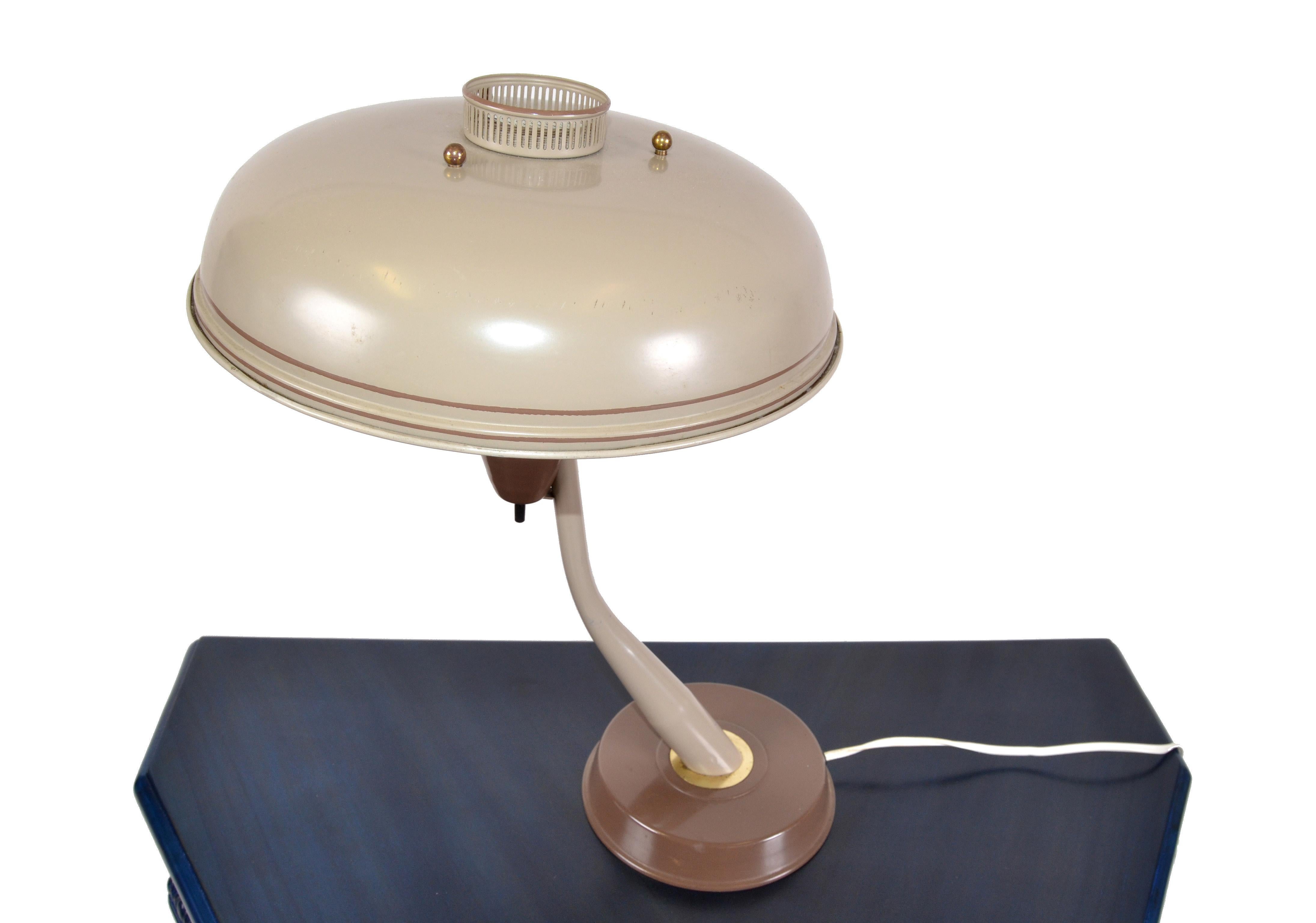  1950s Mid-Century Modern Space Age Brown Metal & Brass Flying Saucer Table Lamp In Good Condition For Sale In Miami, FL