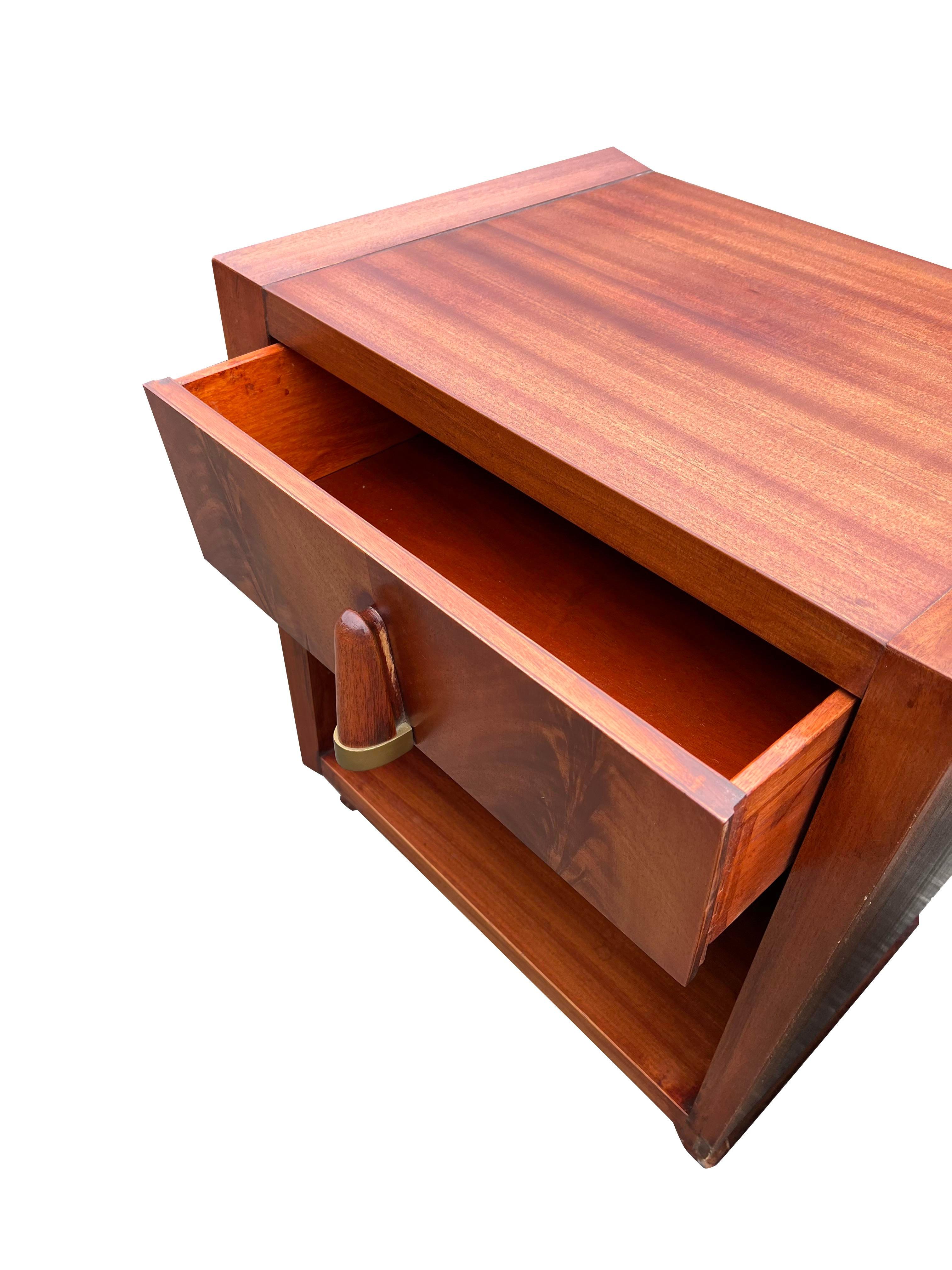 Vintage Mid-Century Modern Streamline Deco Nightstands

These vintage nightstands are a must-have for anyone looking to add a touch of retro style to their home. The unique design and high-quality materials make them a valuable and stylish piece