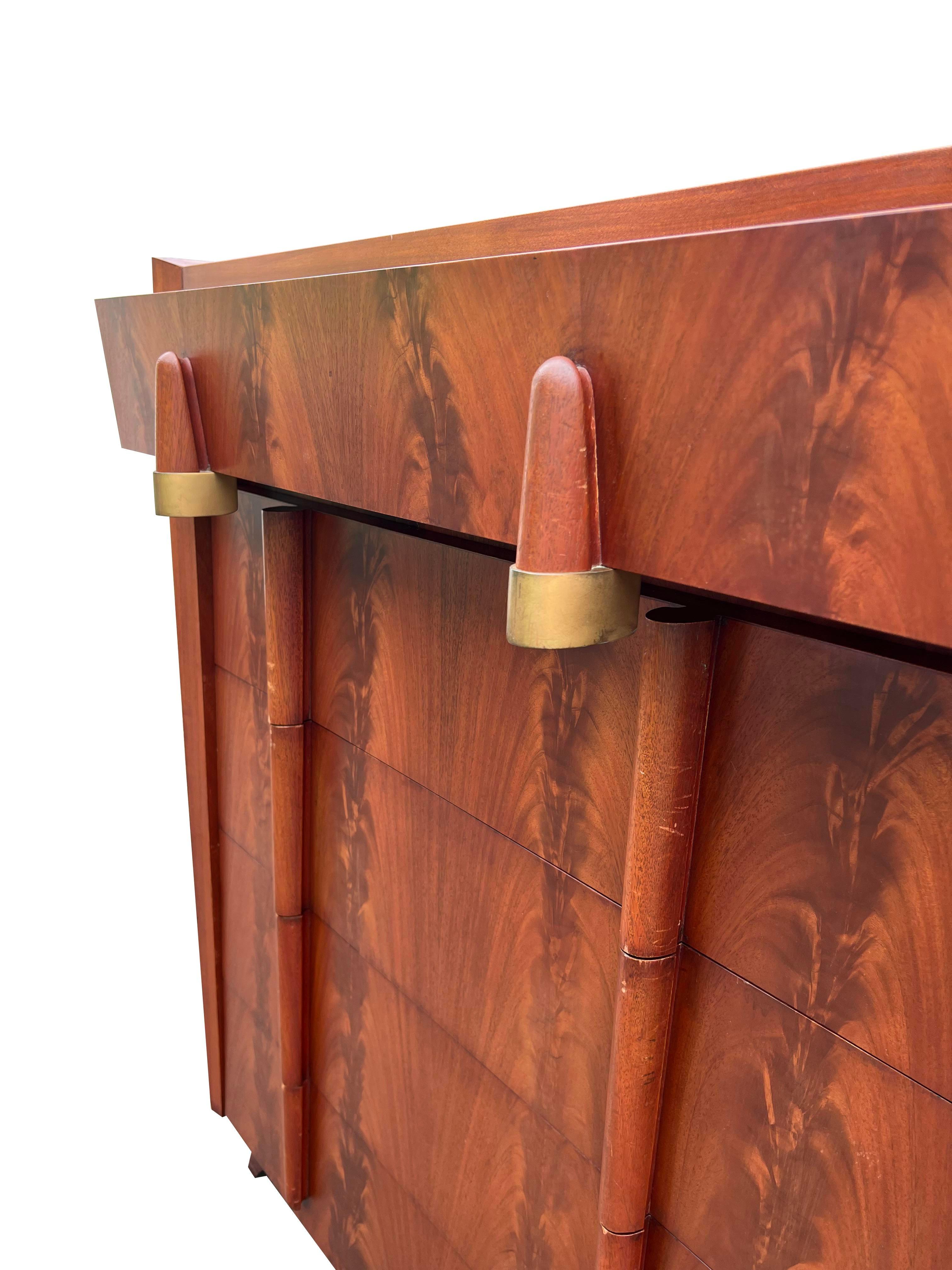 Milieu du XXe siècle 1950s Mid Century Modern Streamline Deco Tall Dresser Highboy