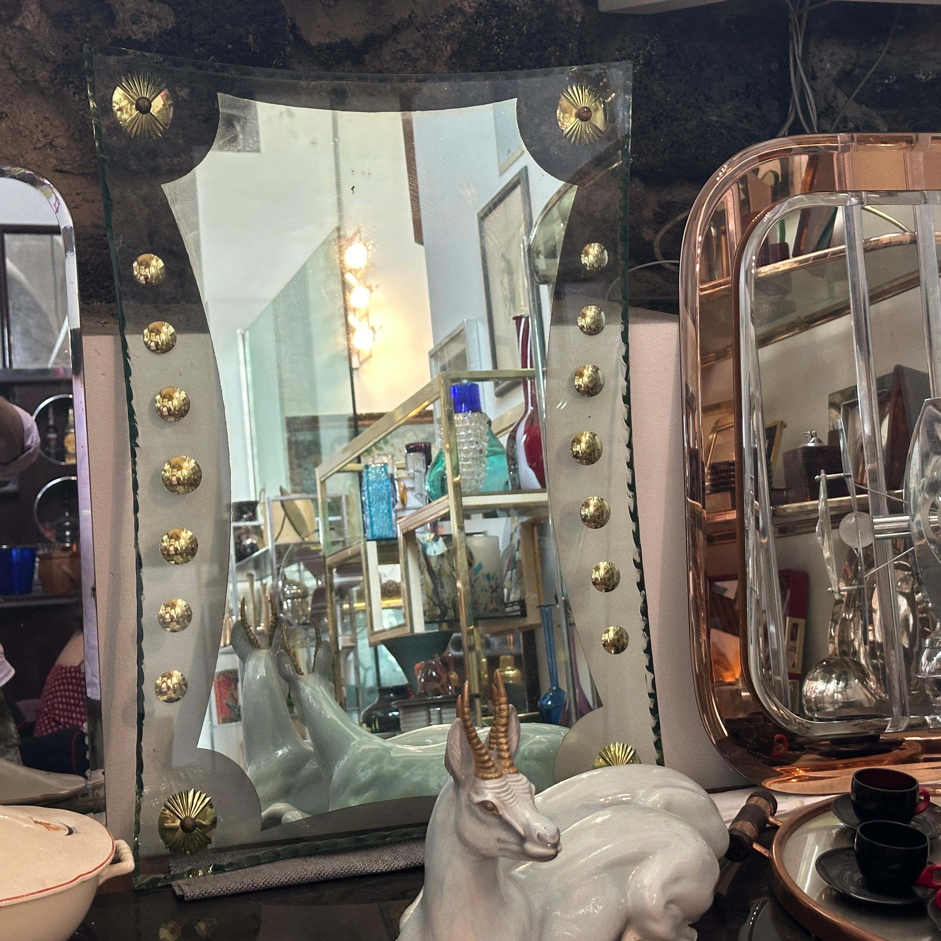 1950s Mid-Century Modern Verde Nilo Glass and Brass Wall Mirror by Cristal Arte For Sale 12