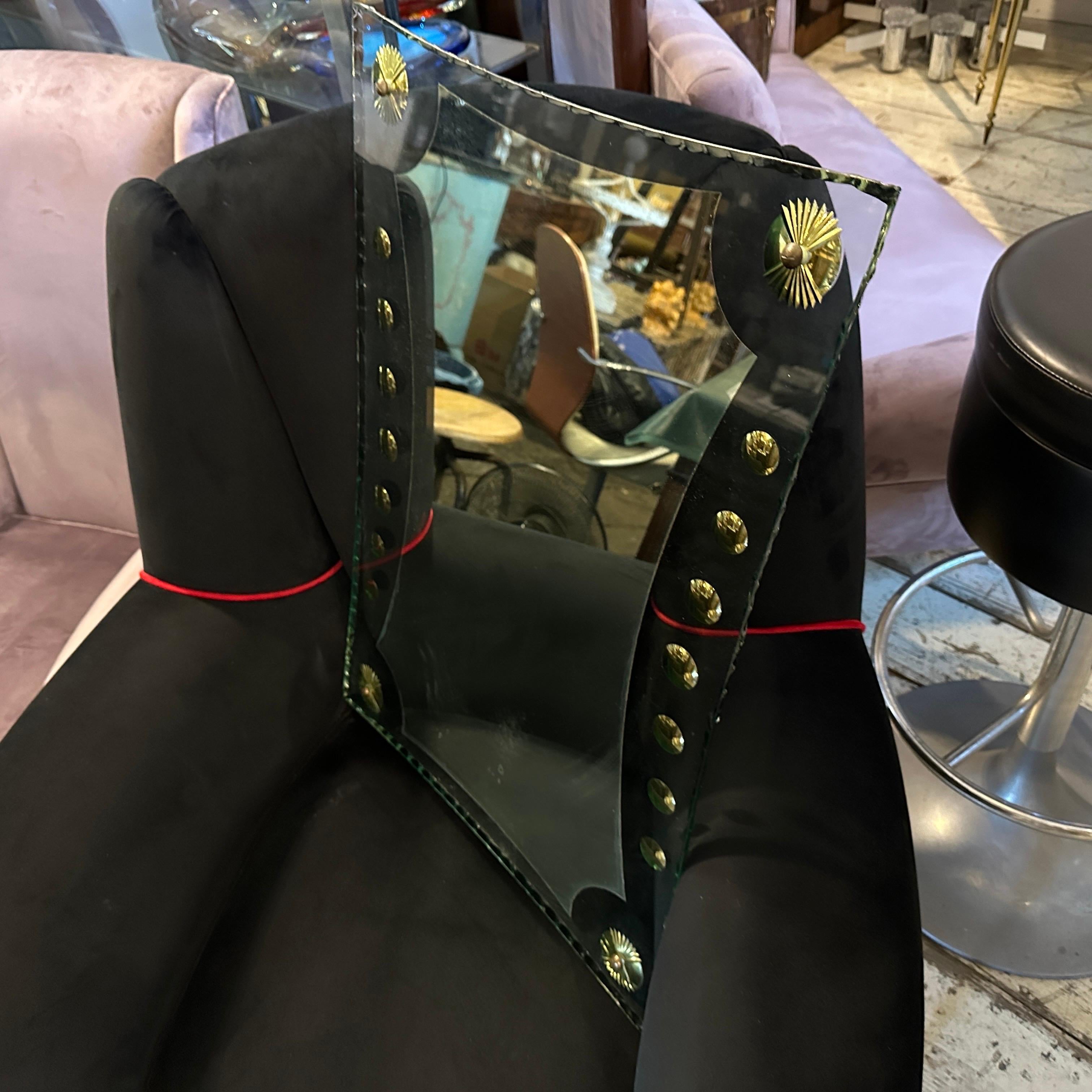 1950s Mid-Century Modern Verde Nilo Glass and Brass Wall Mirror by Cristal Arte In Good Condition For Sale In Aci Castello, IT