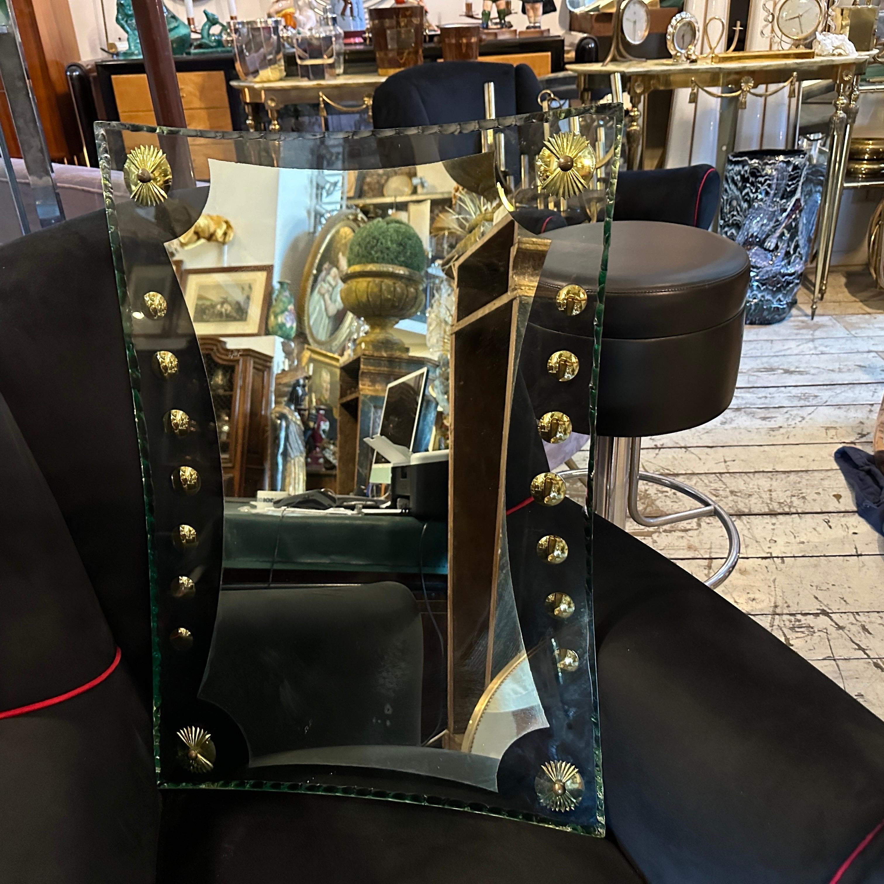 1950s Mid-Century Modern Verde Nilo Glass and Brass Wall Mirror by Cristal Arte For Sale 3