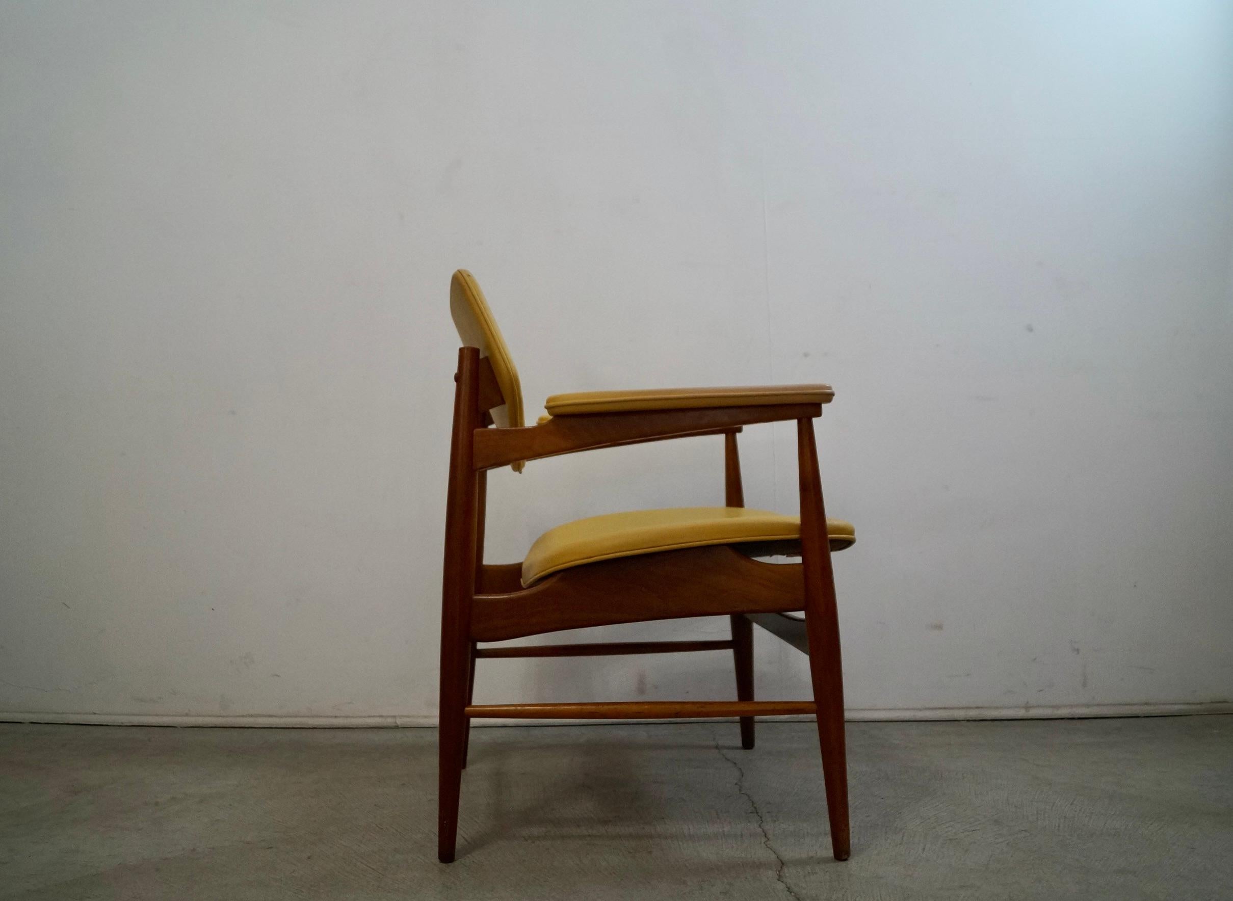 1950's Mid-Century Modern Walnut Armchair by Thonet For Sale 6