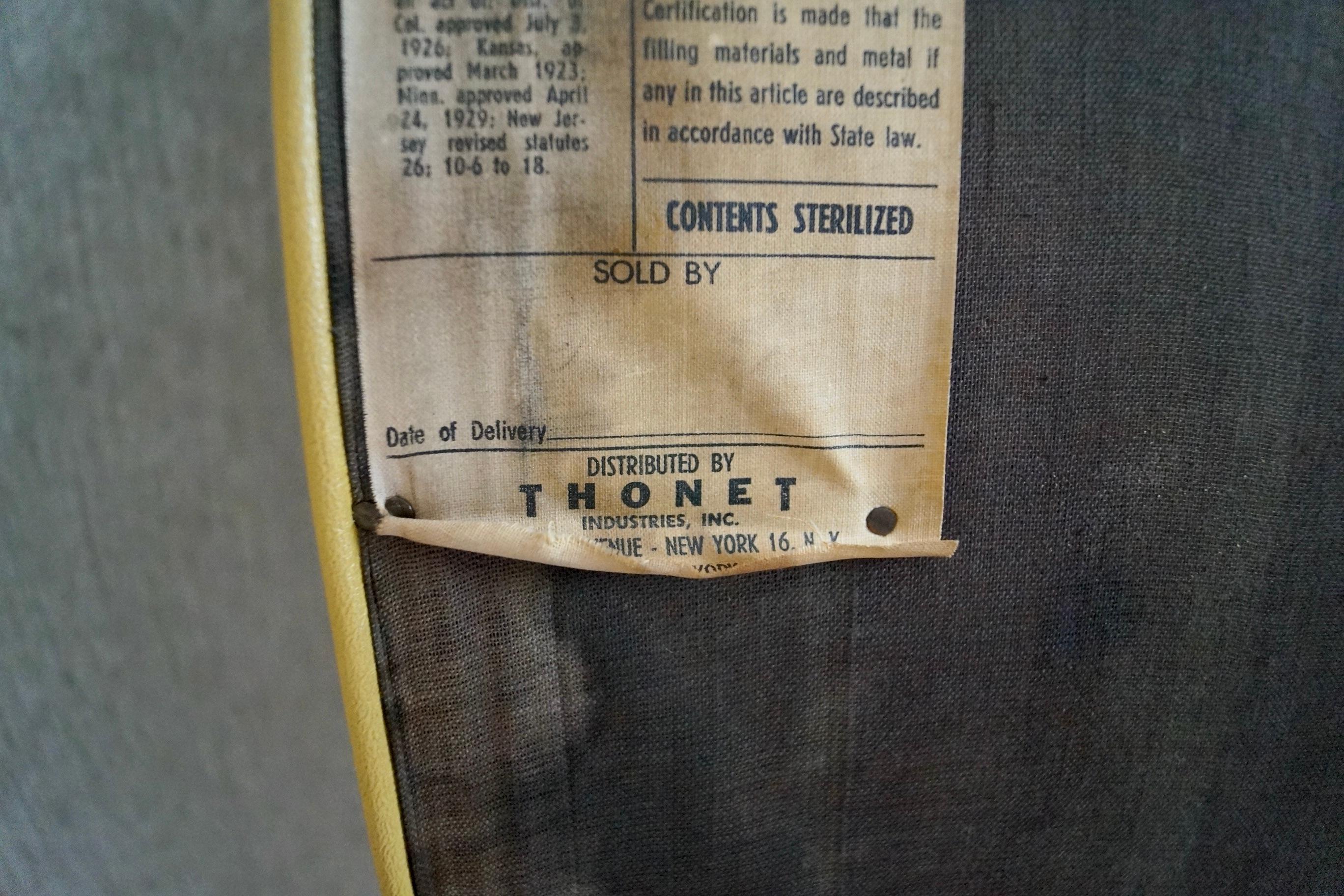 1950's Mid-Century Modern Nussbaumsessel von Thonet im Angebot 13