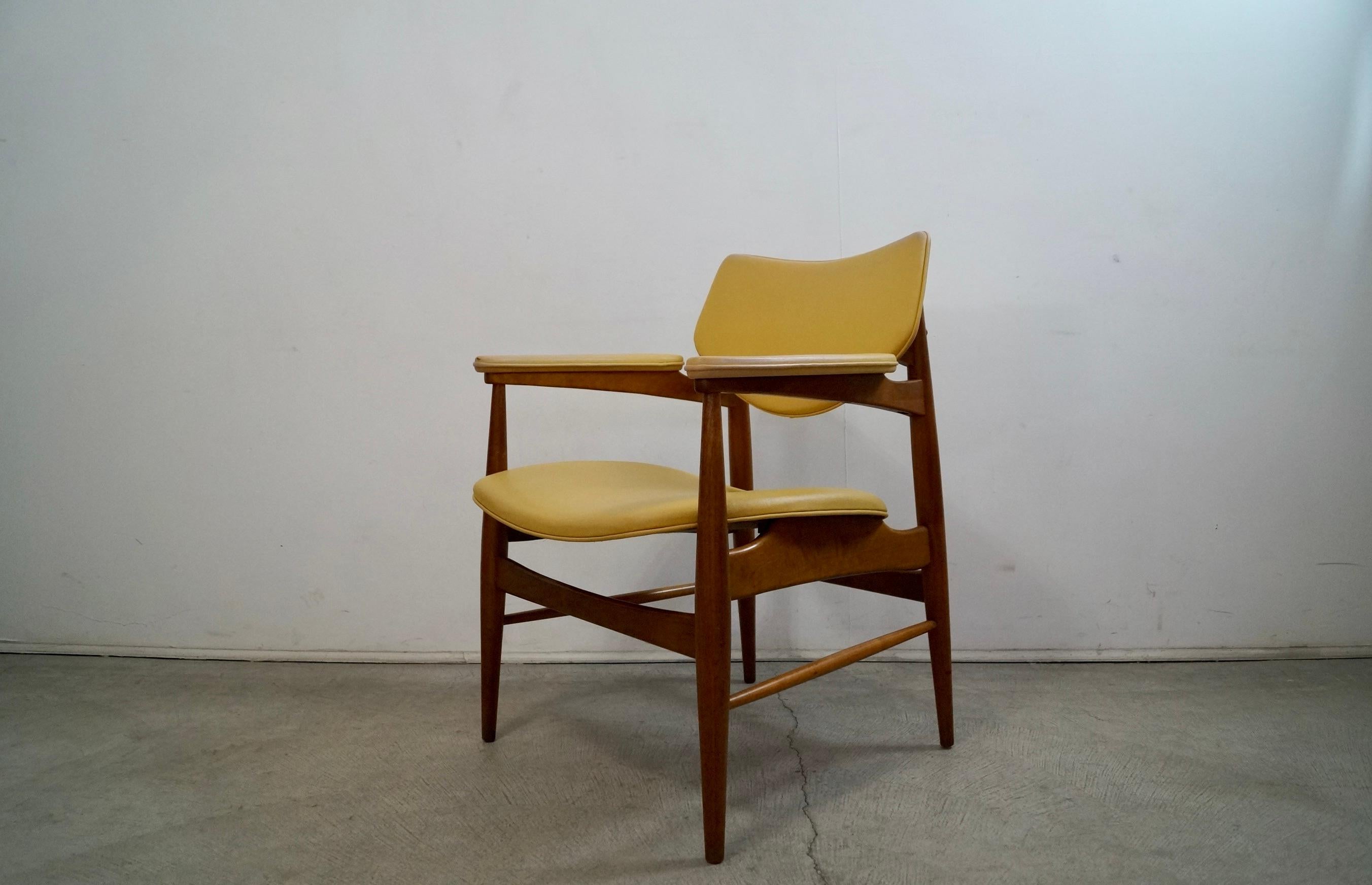 1950's Mid-Century Modern Walnut Armchair by Thonet In Good Condition For Sale In Burbank, CA