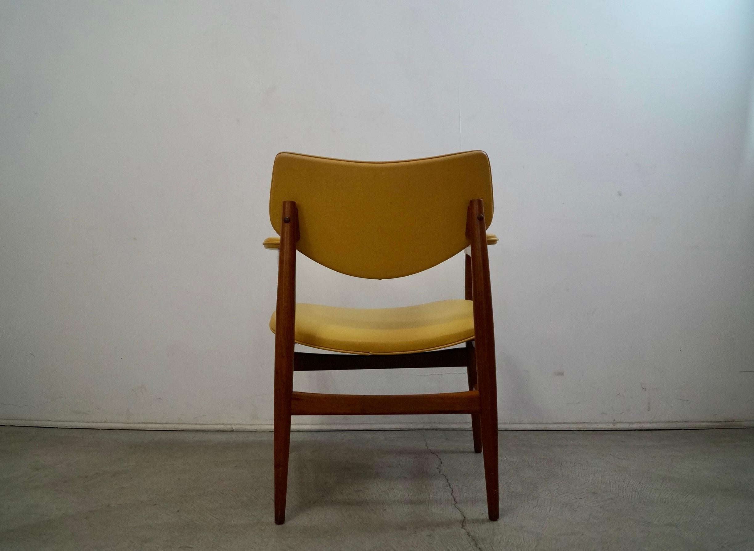 1950's Mid-Century Modern Walnut Armchair by Thonet For Sale 2
