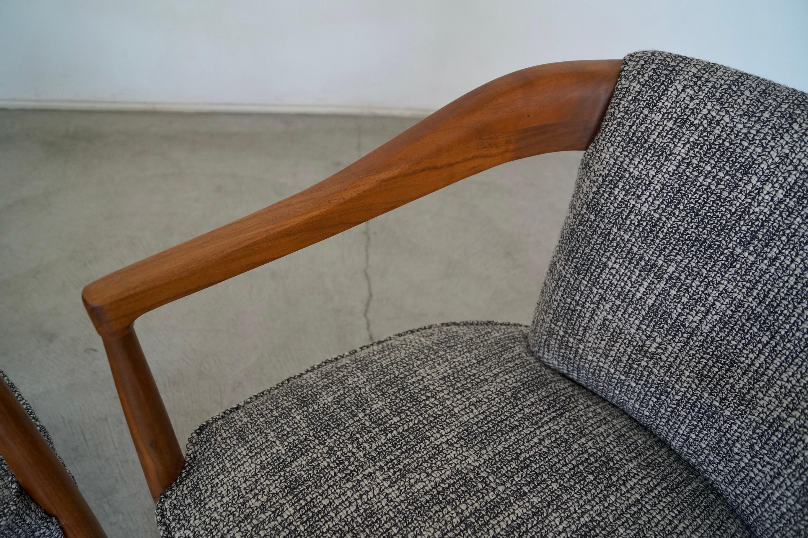 1950's Mid-Century Modern Walnut Armchairs, a Pair For Sale 5