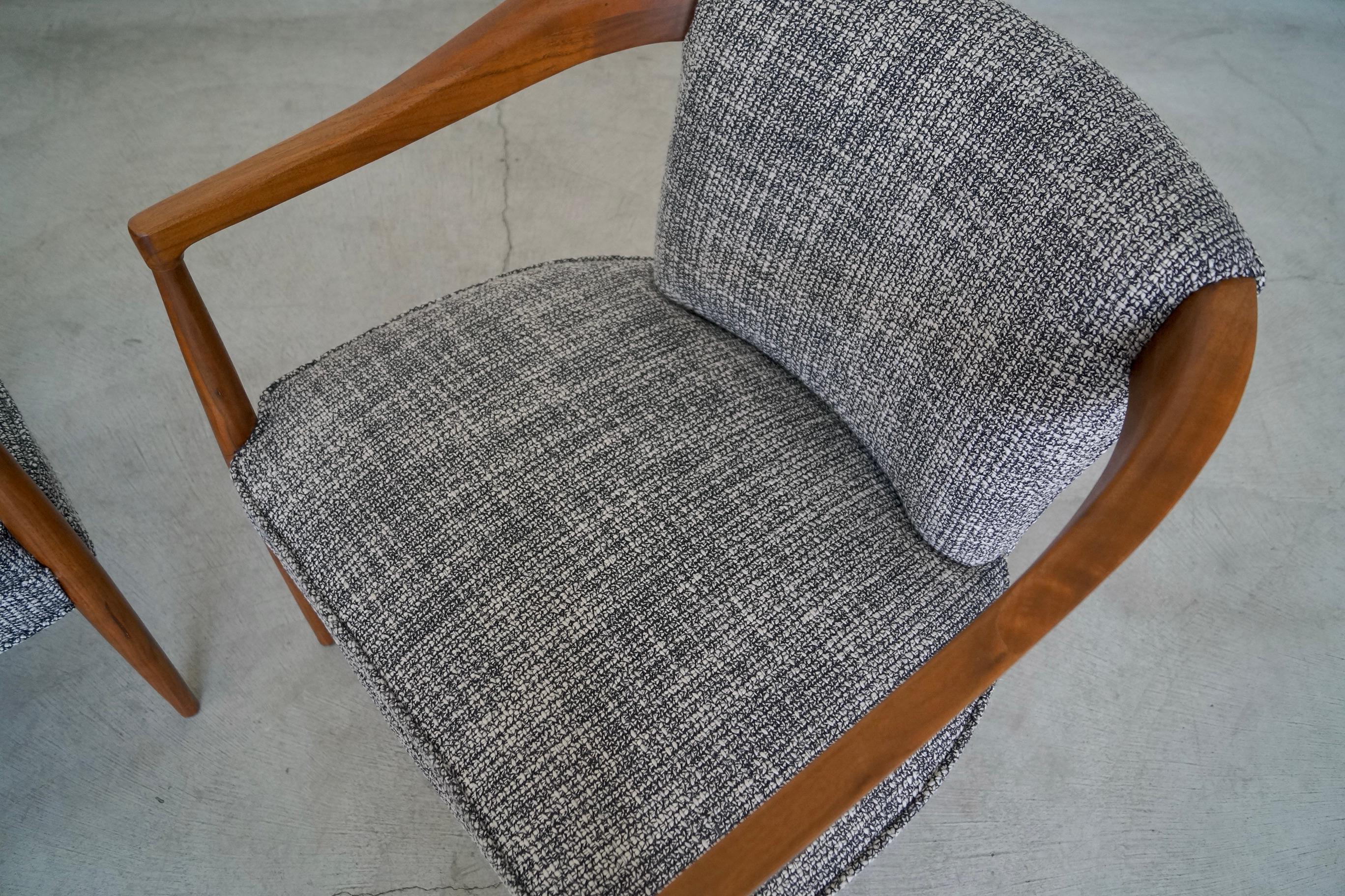 1950's Mid-Century Modern Walnut Armchairs, a Pair For Sale 9