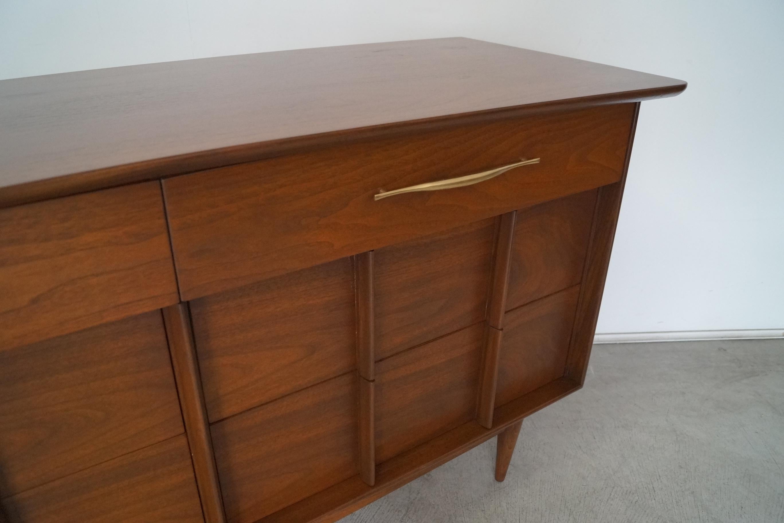 1950's Mid-Century Modern Walnut Kent Coffey Dresser 6