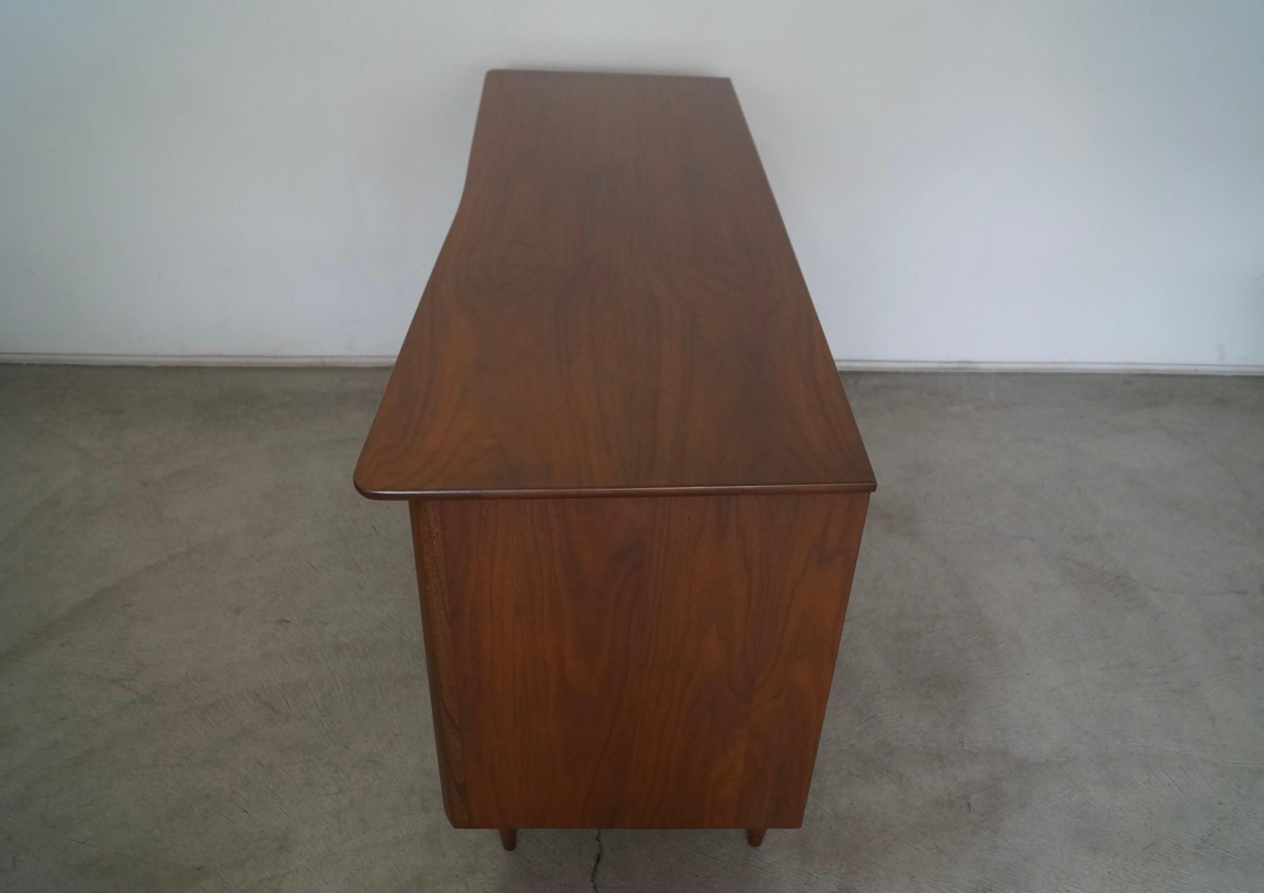 1950's Mid-Century Modern Walnut Kent Coffey Dresser In Excellent Condition In Burbank, CA