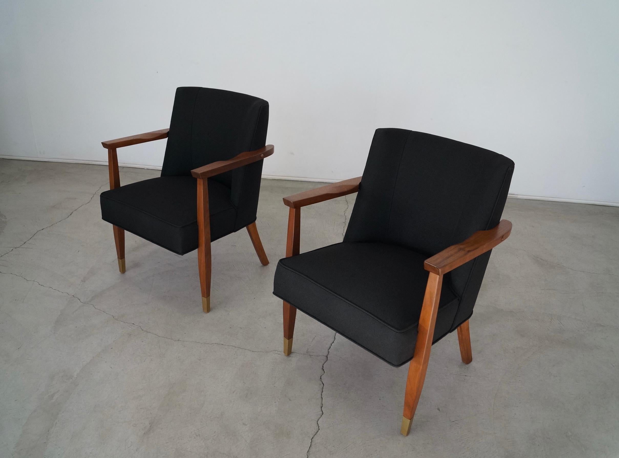 1950's Mid-Century Modern Walnut Side Armchairs, a Pair For Sale 5
