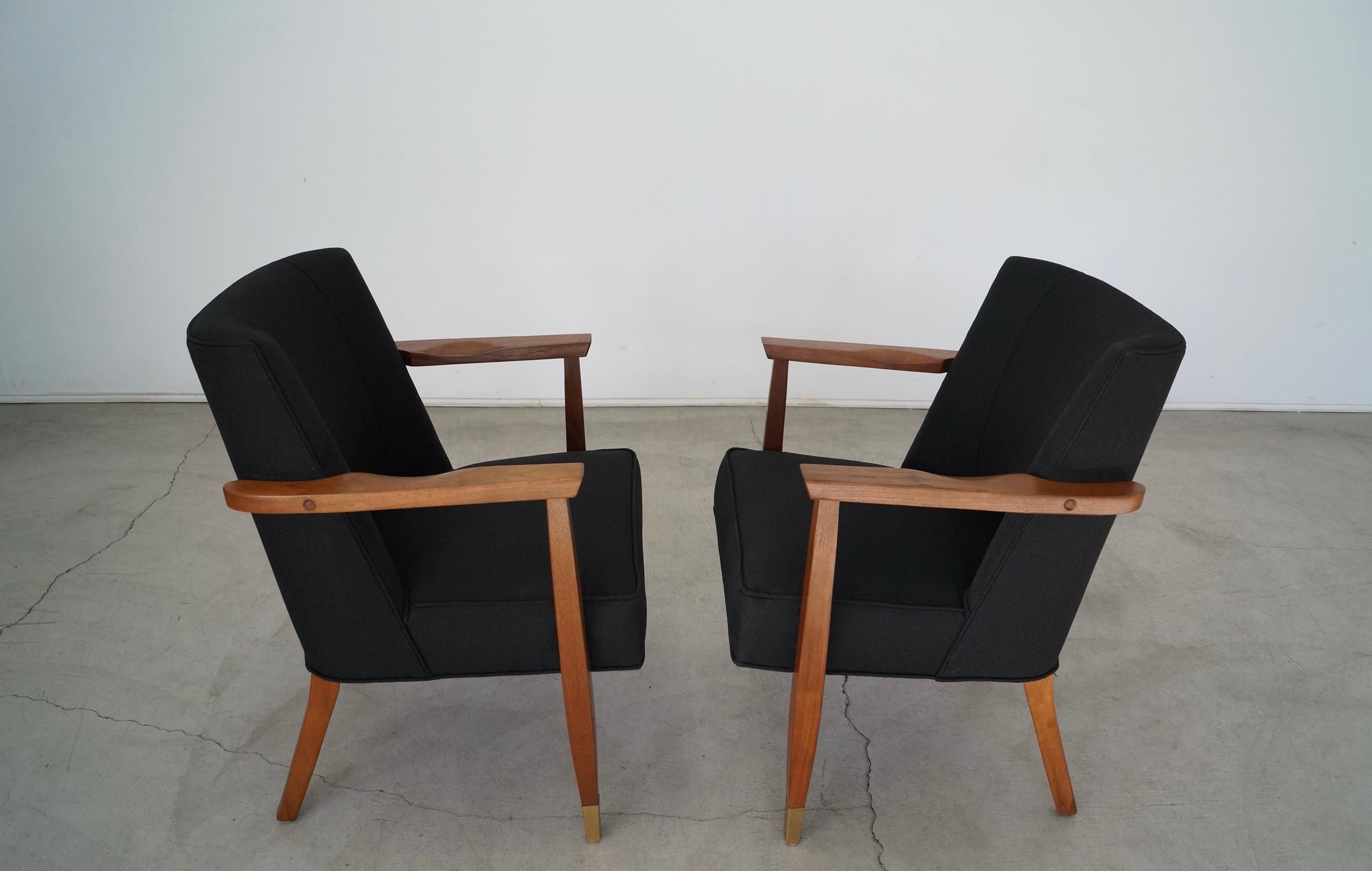 1950's Mid-Century Modern Walnut Side Armchairs, a Pair For Sale 4