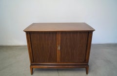 1950s Mid-Century Modern Walnut Tv Cabinet / Credenza