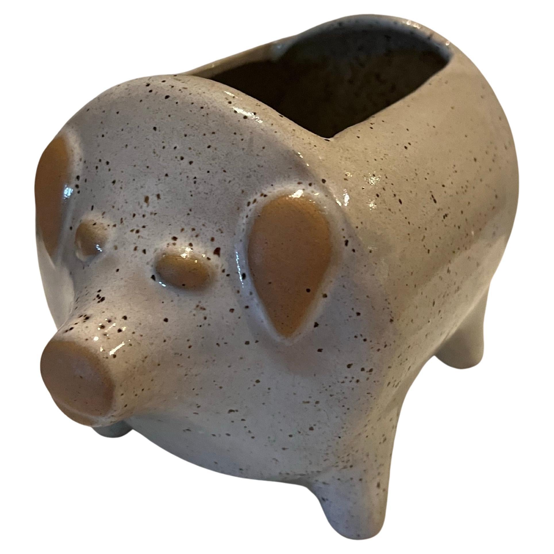 caprichosa maceta de cerdito de cerámica fabricada en Japón alrededor de 1950, juguetona y única, sin astillas ni grietas.