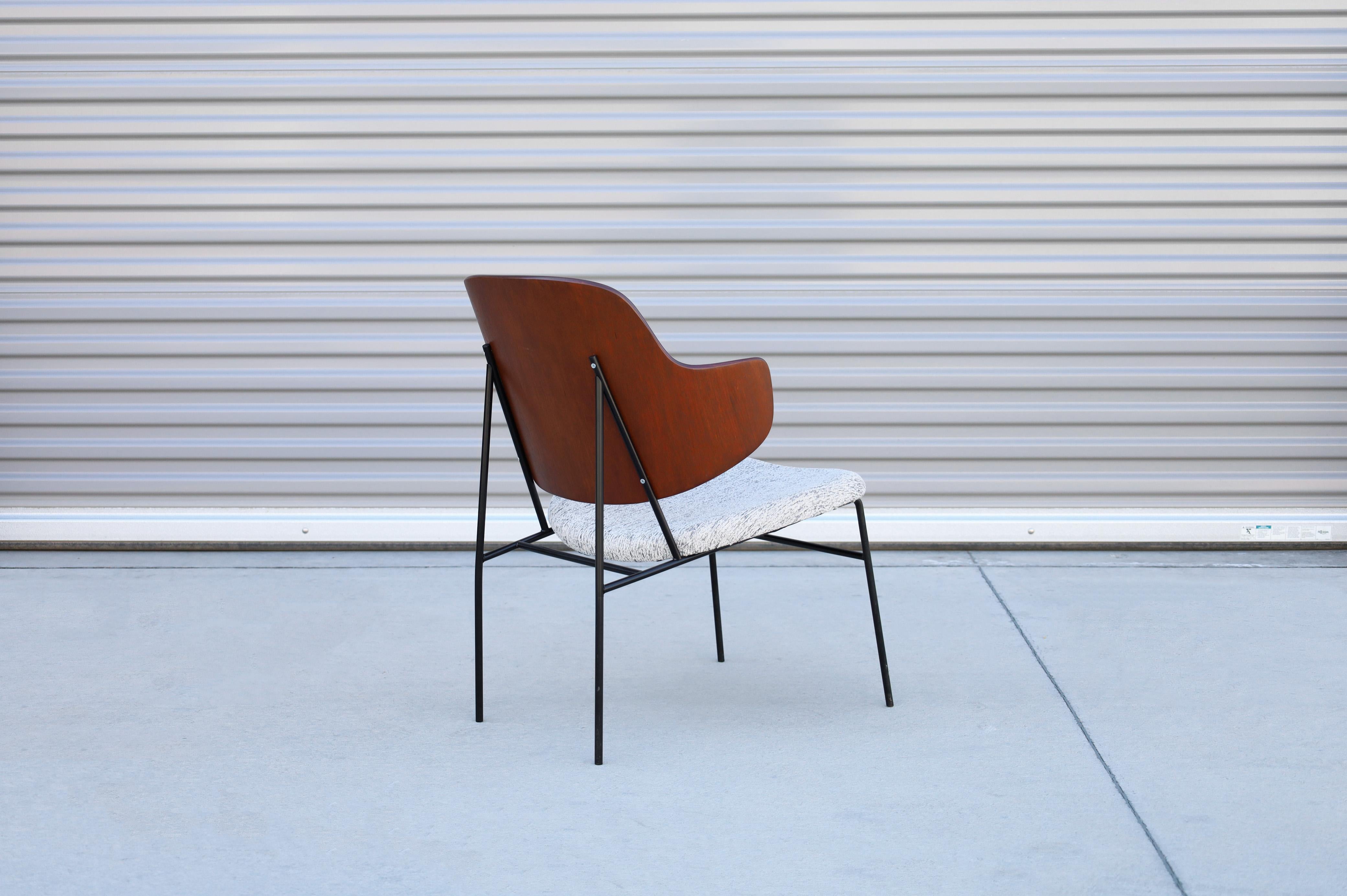 1950s Mid Century Penguin Chairs by Kofod Larsen for Selig- Set of 2 im Angebot 6