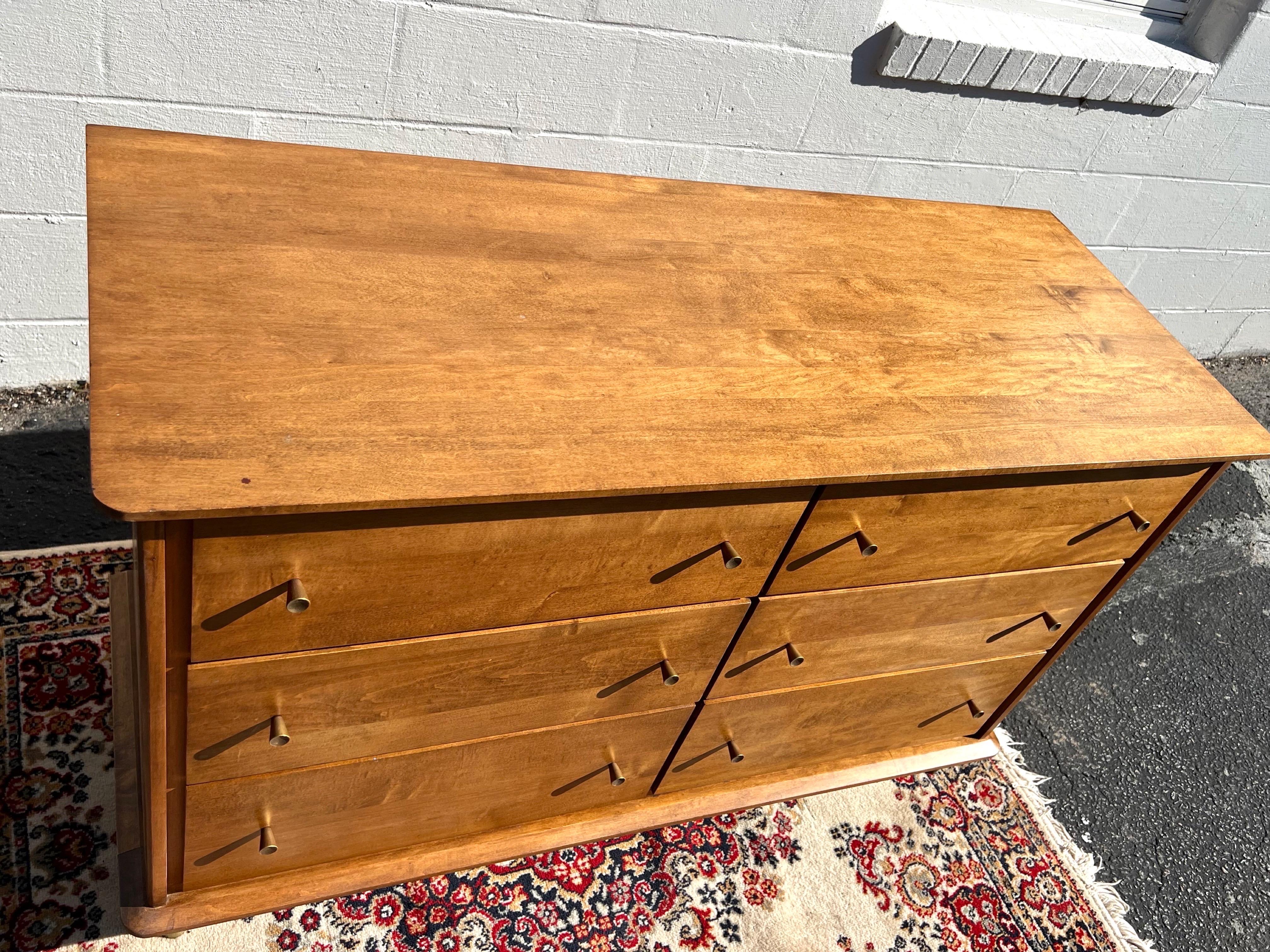 American 1950s Mid-Century Rock Maple Wood 6 Drawer Dresser