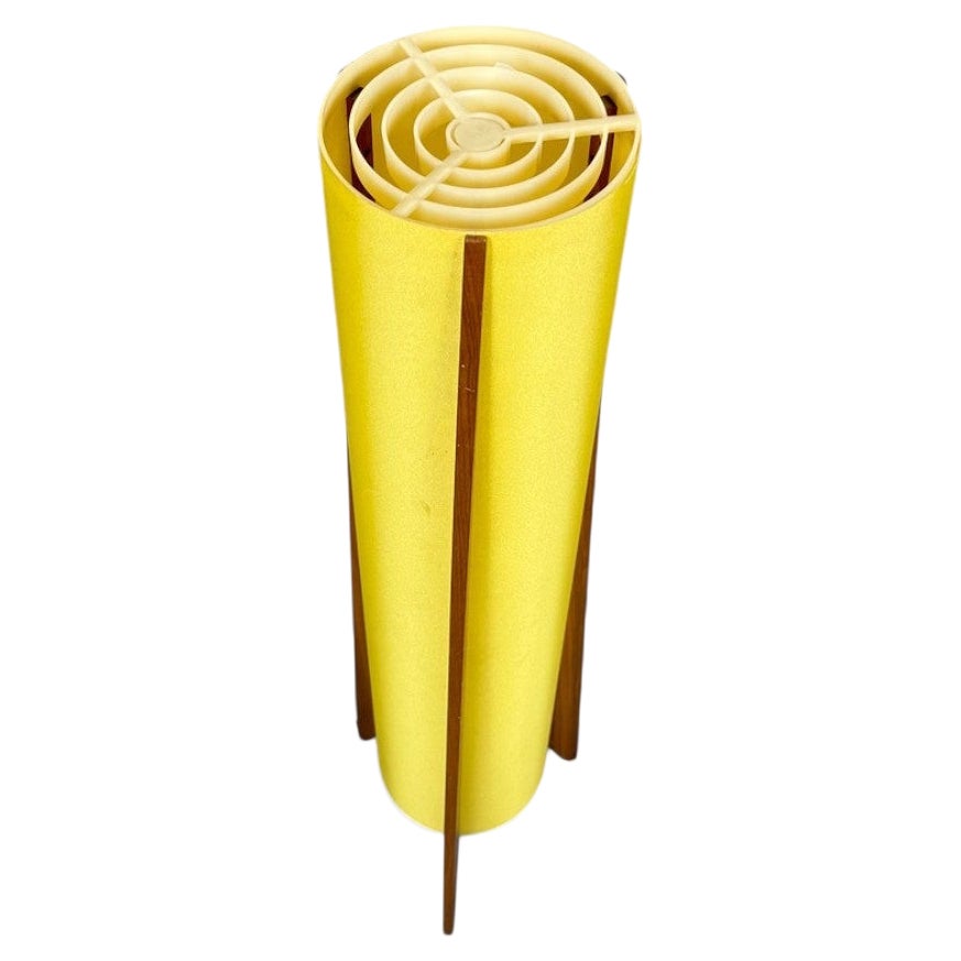 Lámpara de pie Rocket de los años 50 en nogal en venta
