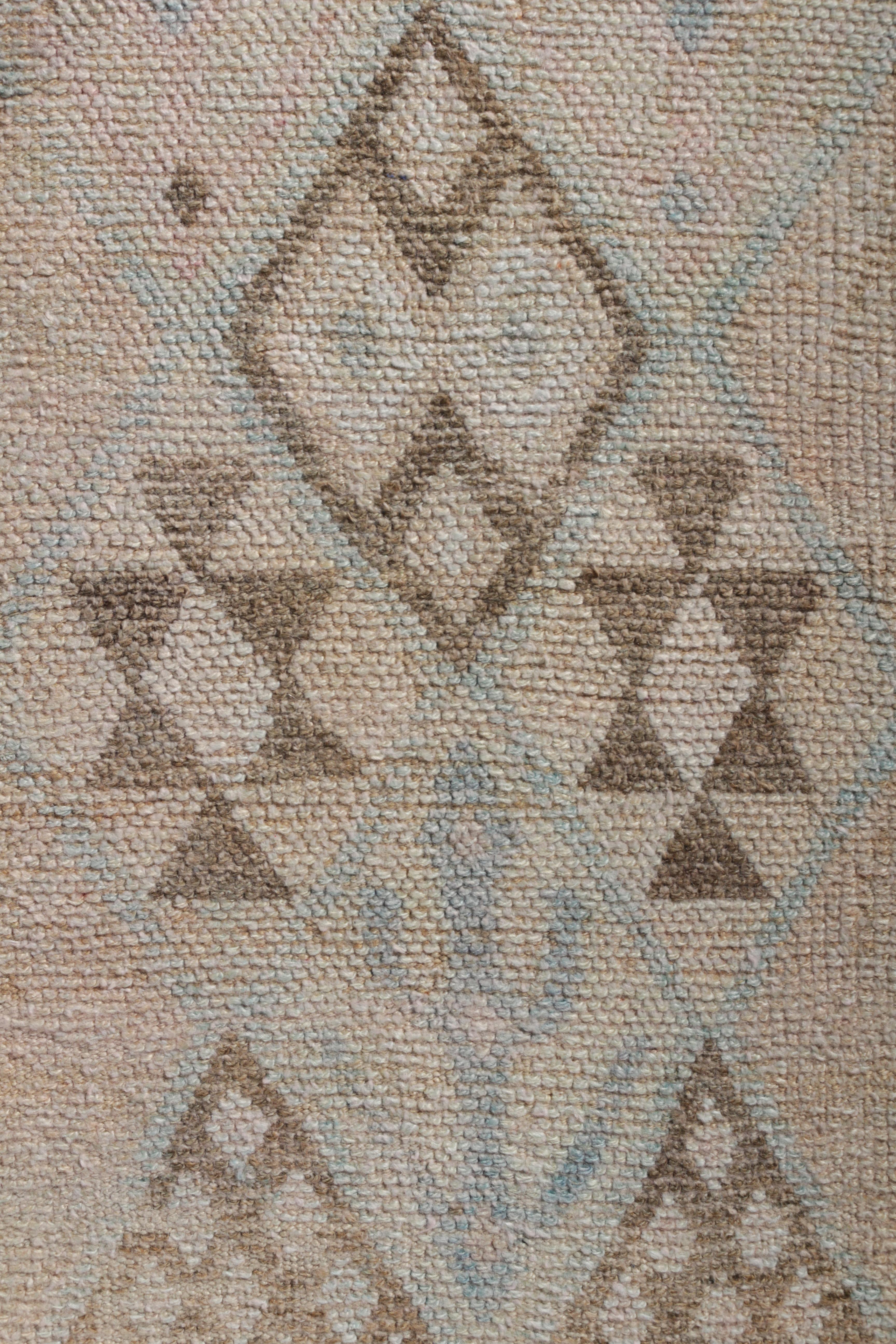 Rustic 1950s Midcentury Runner Beige Off-White Geometric Vintage Rug by Rug & Kilim For Sale