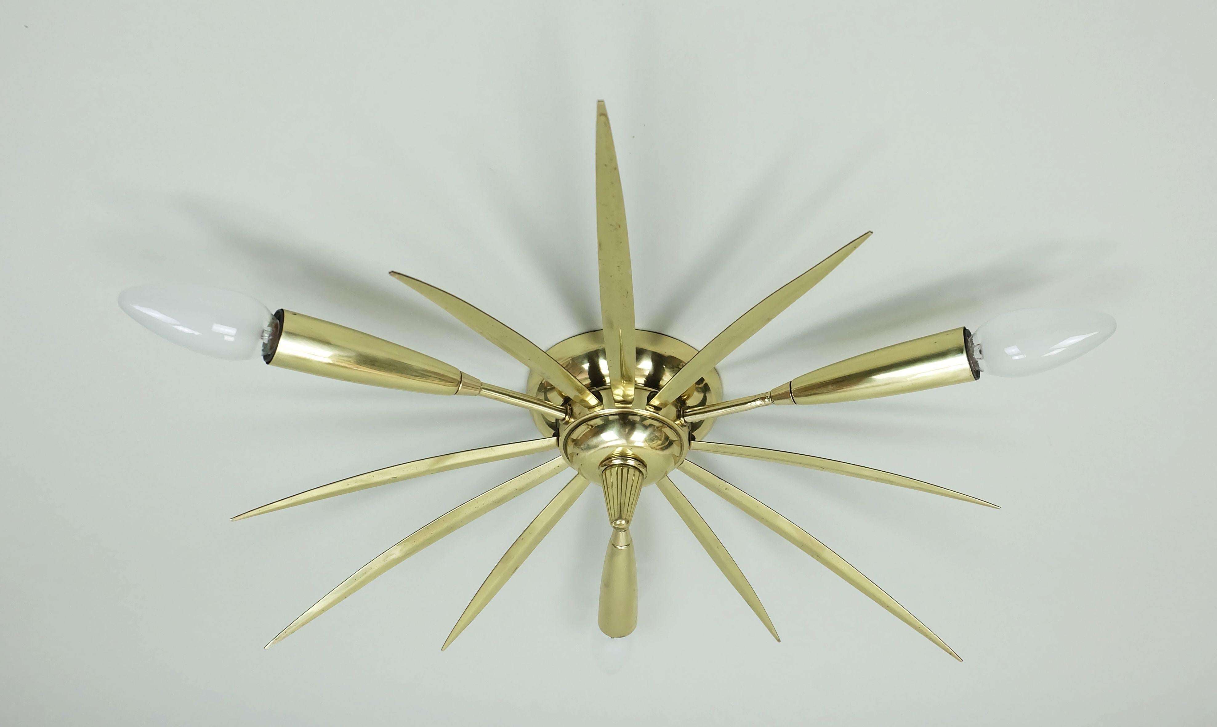 1950er Jahre Mitte des Jahrhunderts Sputnik 3-Licht Messing FLUSH MOUNT im Zustand „Gut“ im Angebot in Mannheim, DE