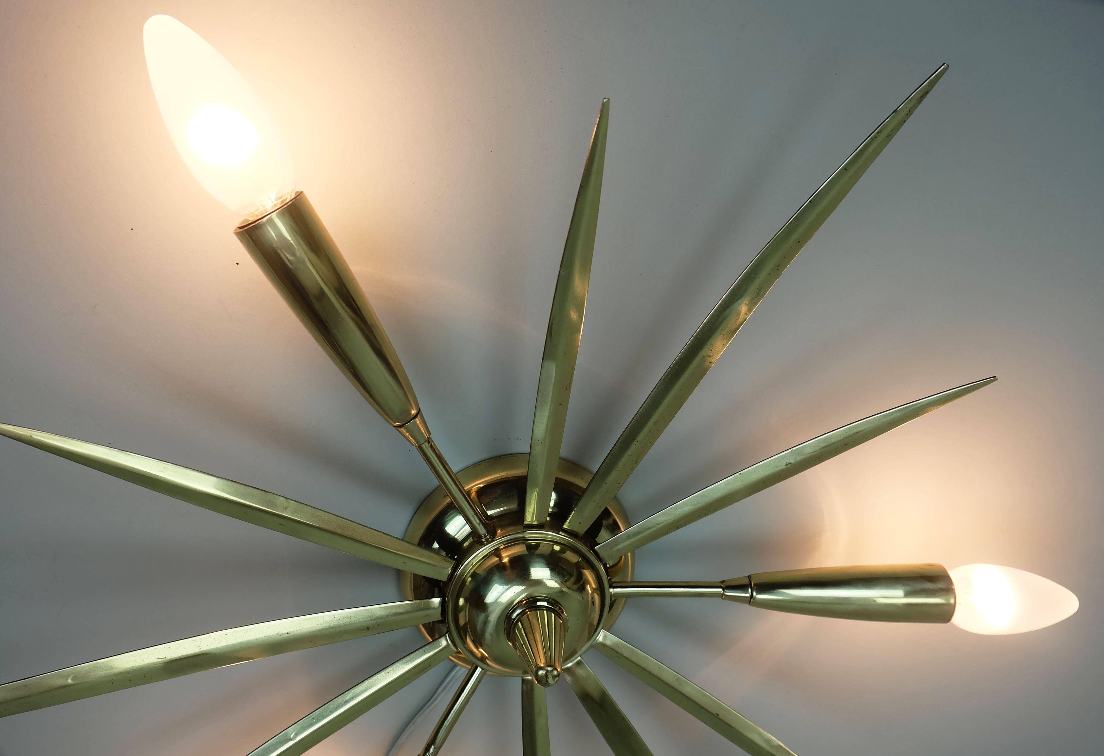 1950er Jahre Mitte des Jahrhunderts Sputnik 3-Licht Messing FLUSH MOUNT im Angebot 2