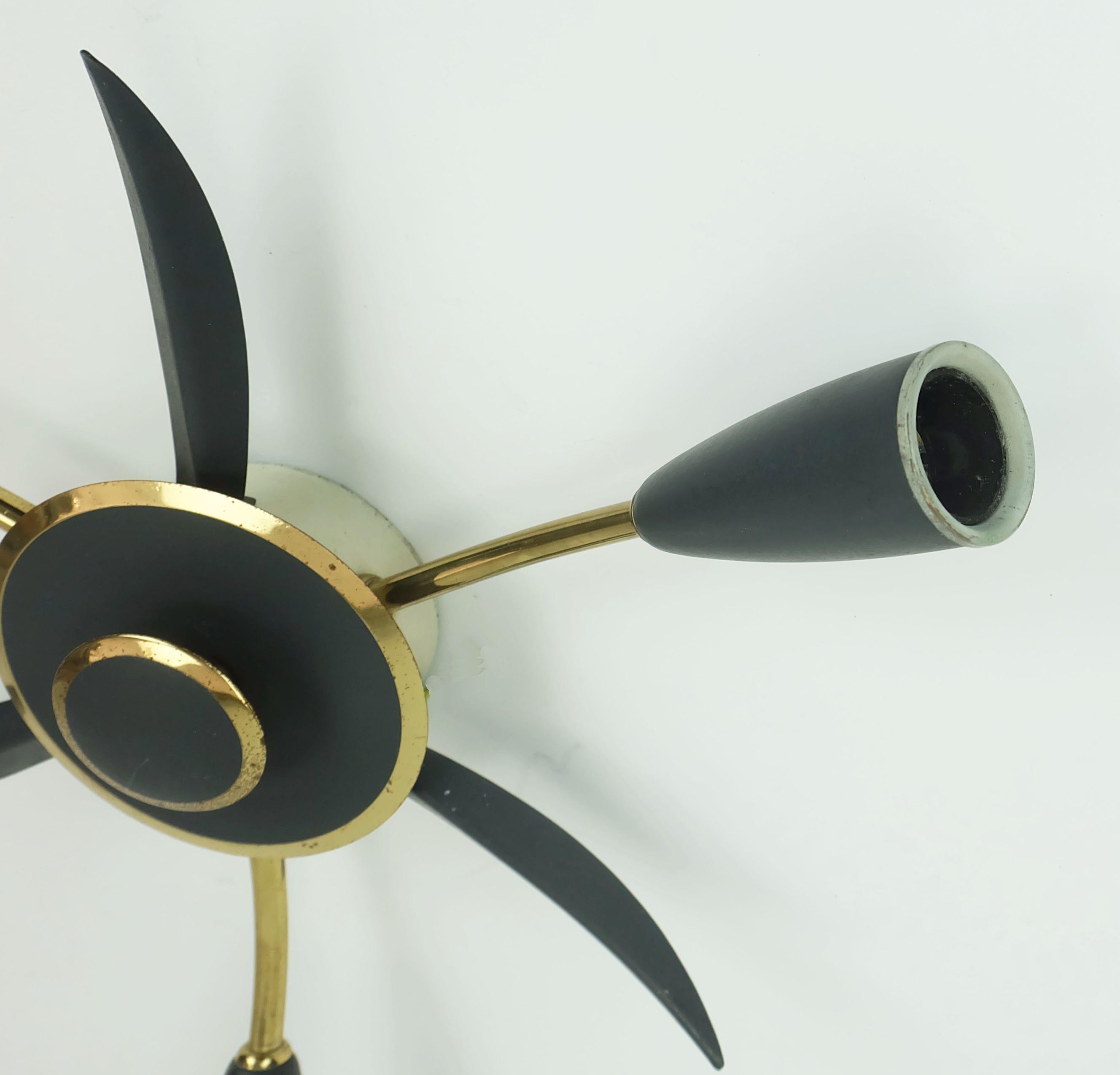 Métal BRAS DE PLAFOND Sputnik à 3 lumières, laiton et métal gris foncé, années 50, milieu du siècle dernier en vente