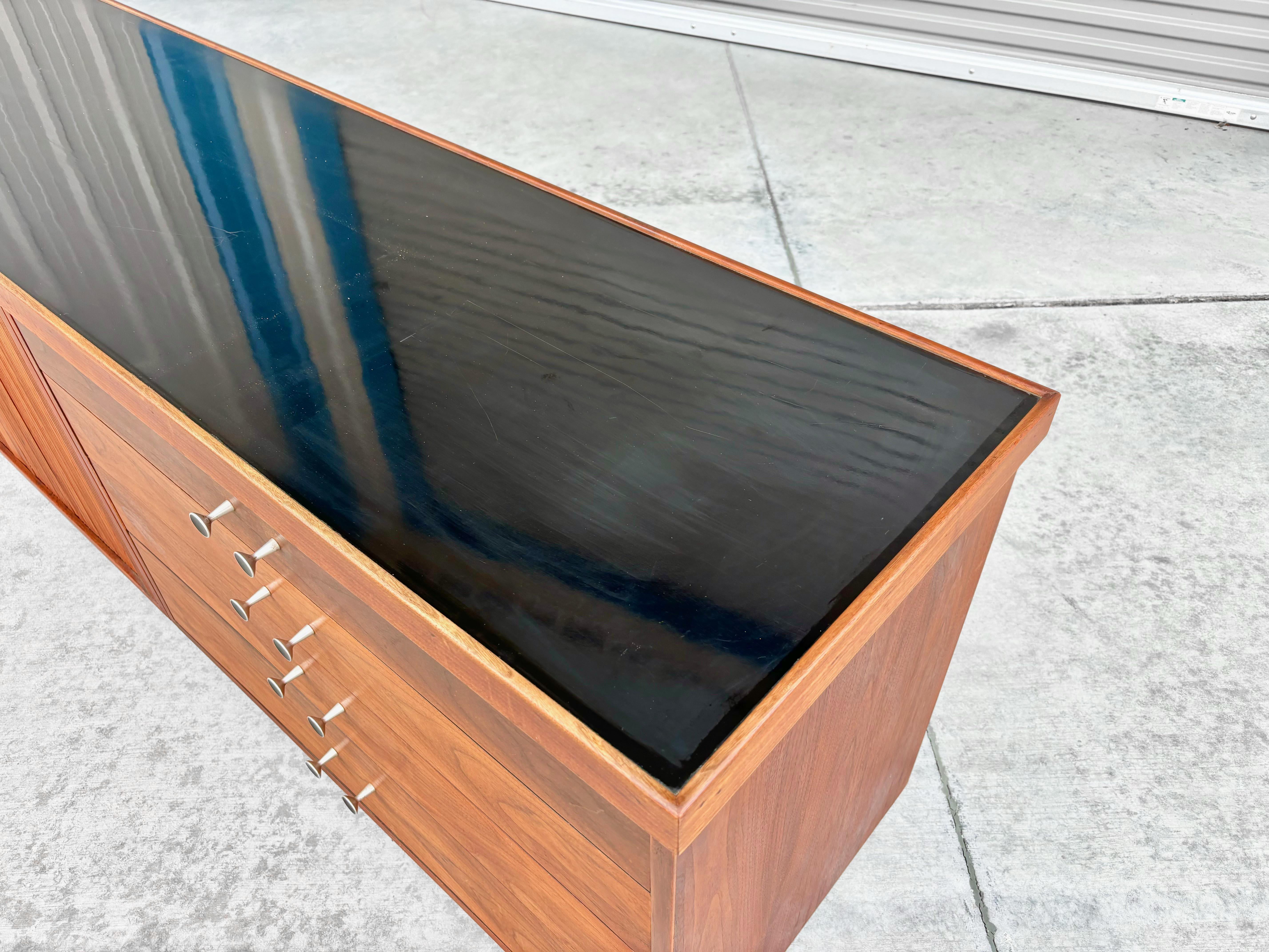 1950s Mid Century Tambour Door Credenza by Glenn of California For Sale 3