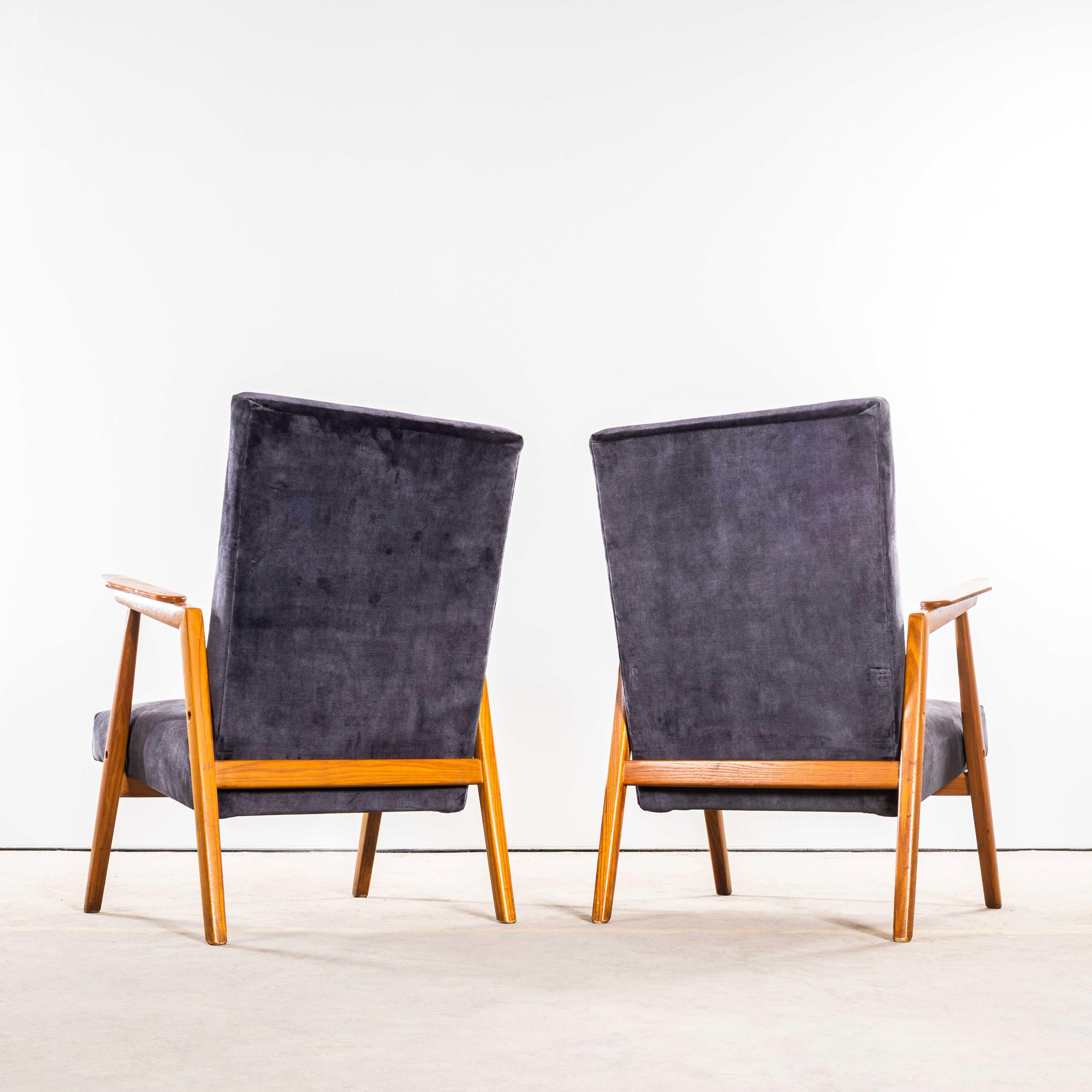 Sillones Grises Tapizados Años 50 Con Brazos Rectos y Tapas Superiores en venta 1