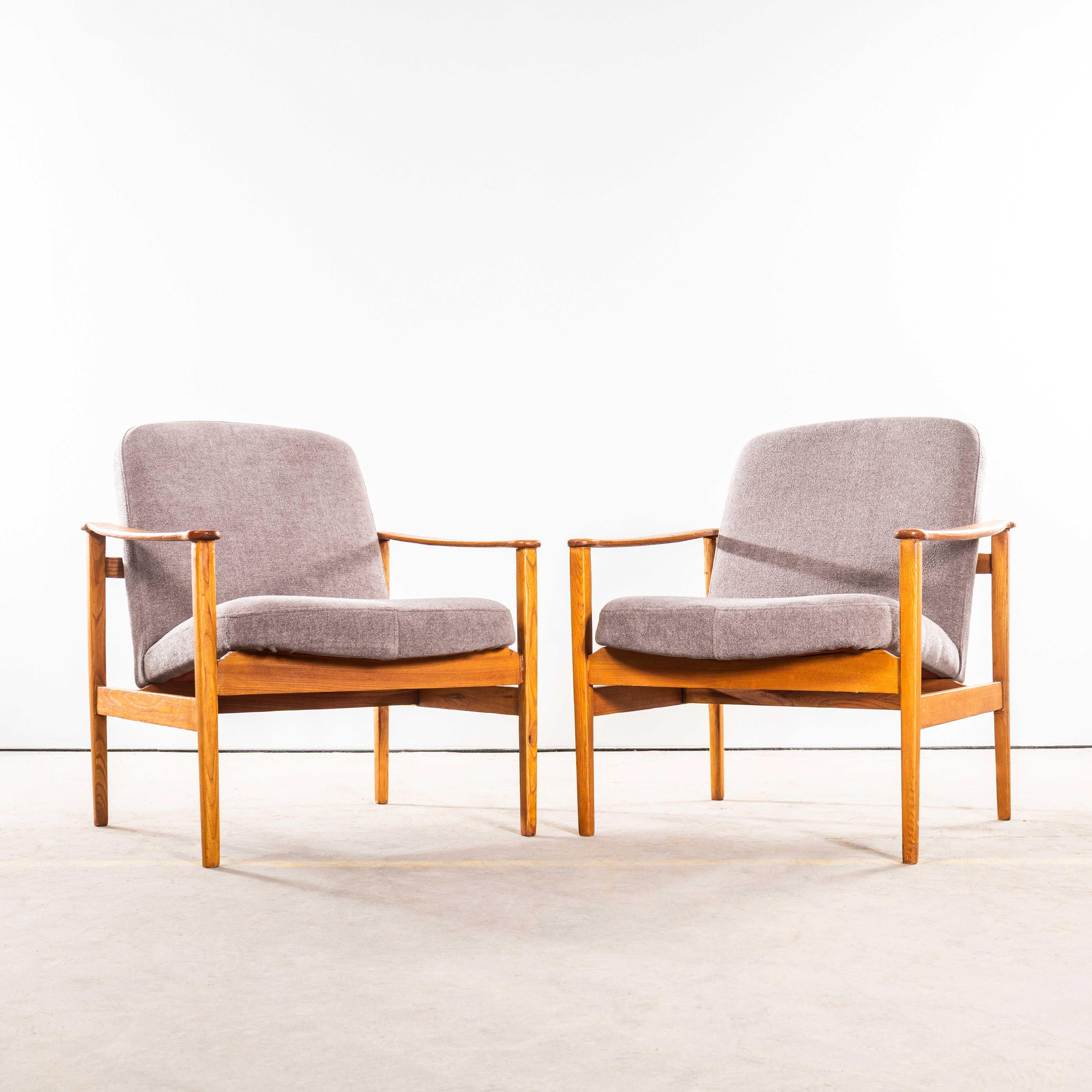 Fauteuils en coton brossé gris des années 50 avec accoudoirs droits Bon état - En vente à Hook, Hampshire