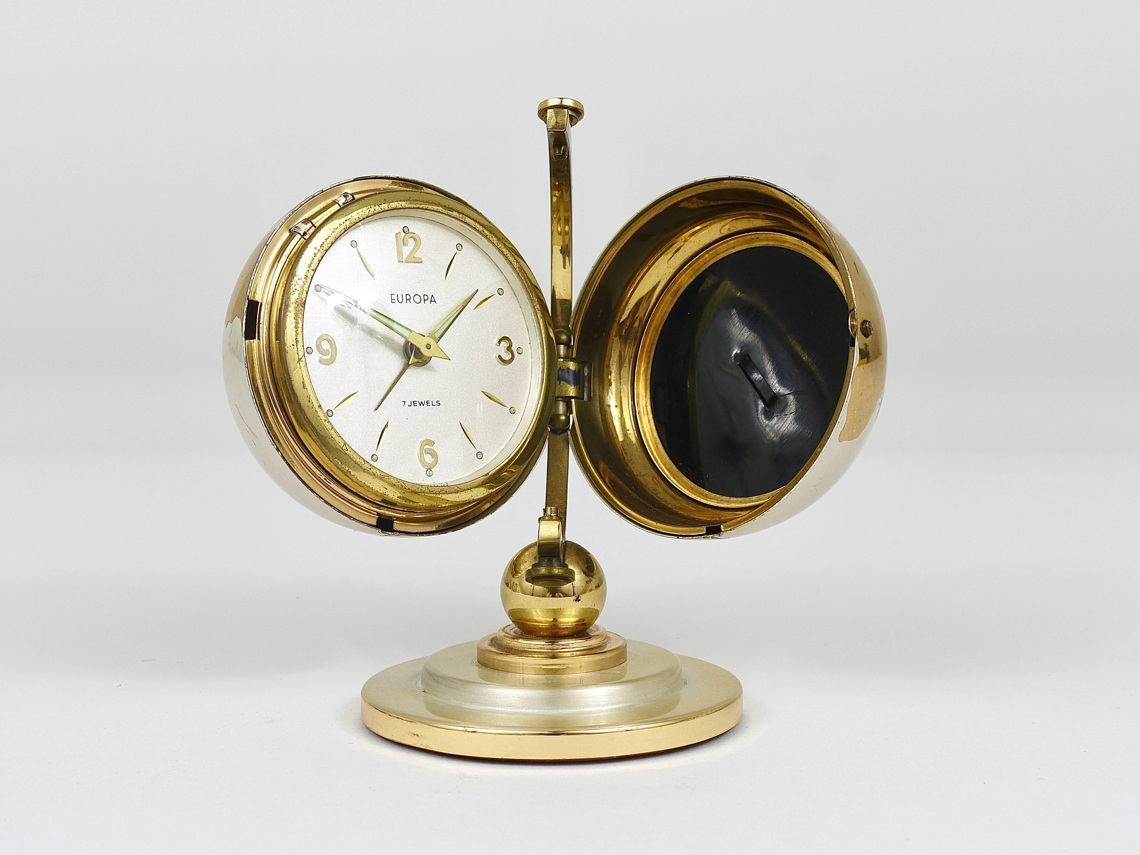 1950s Mid-Century World Globe Brass Table Alarm Clock by Europe, Germany, 1950s In Excellent Condition In Vienna, AT
