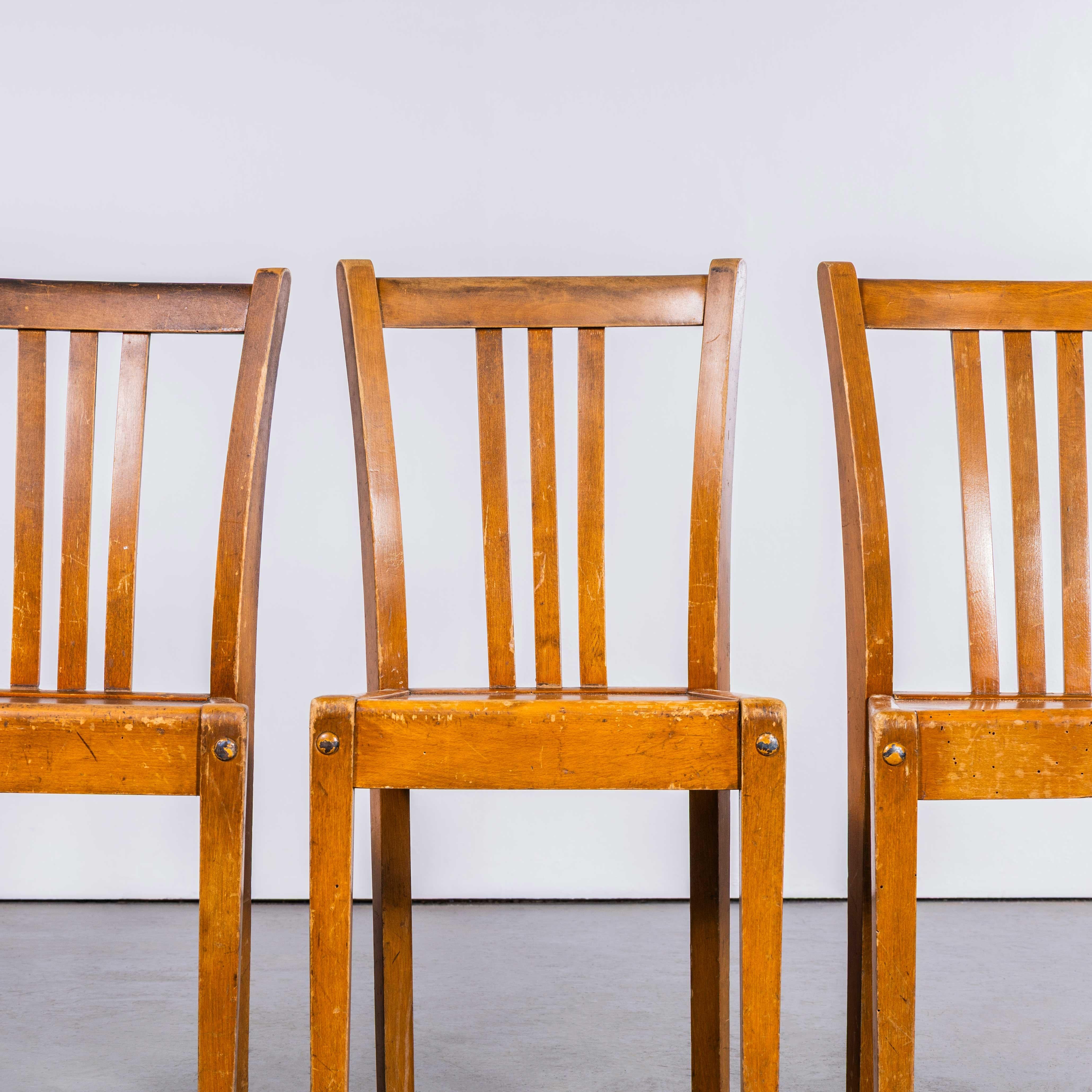 1950's Mid Oak Stella Dining Chairs With Flat Angular Seat - Set Of Eleven (Eichenholz) im Angebot