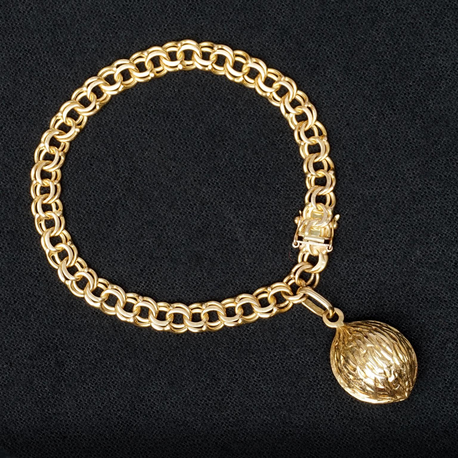 Mid-Century Modern 1950s Midcentury Classic Double Link 18-Karat Gold Charm Bracelet with Nut Charm For Sale