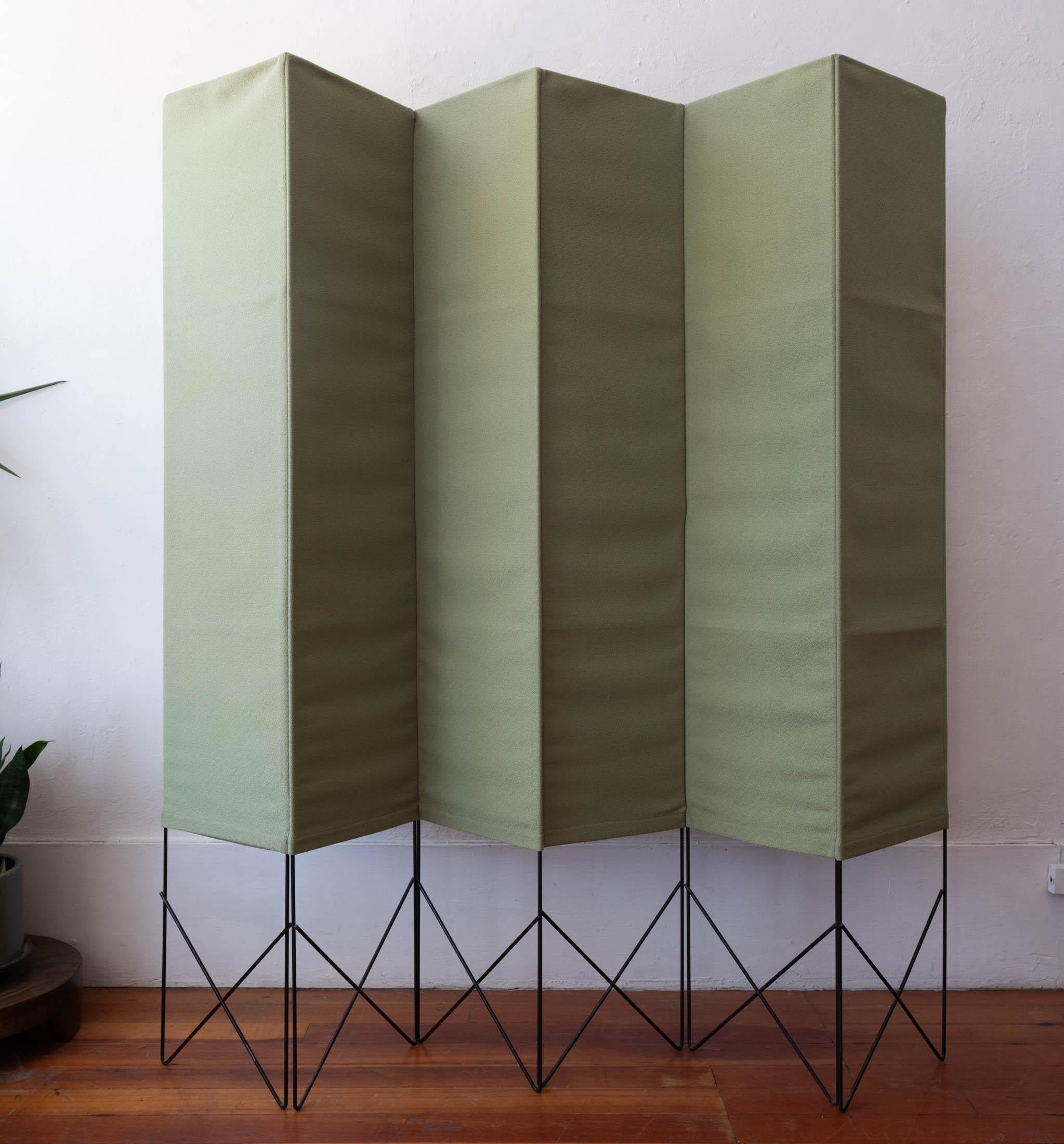 1950s Mid-Century foldable room divider. Collapsible to 12