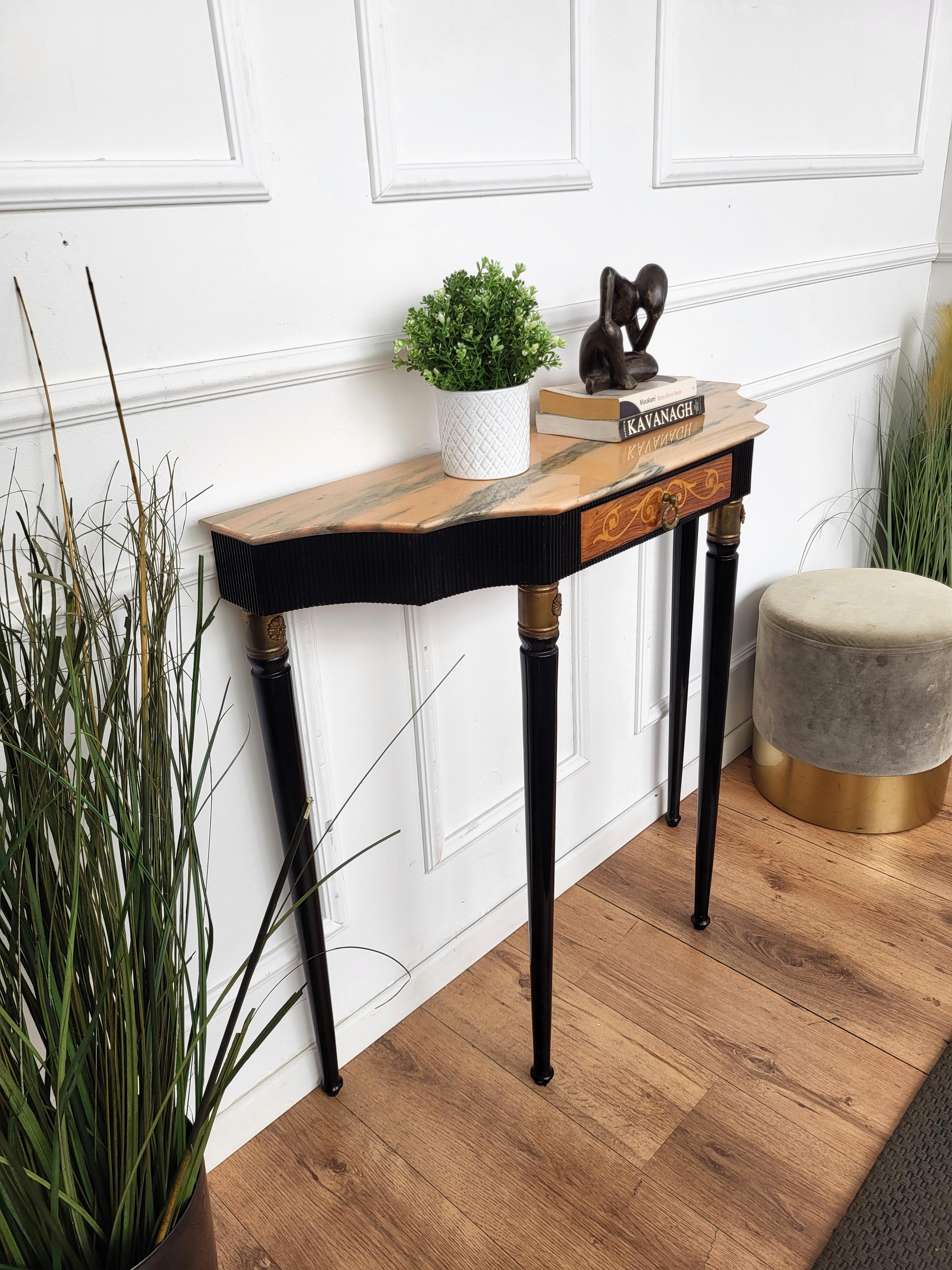 italien 1950s Midcentury Italian Black Wood Brass Wall Console Table with Marble Top en vente