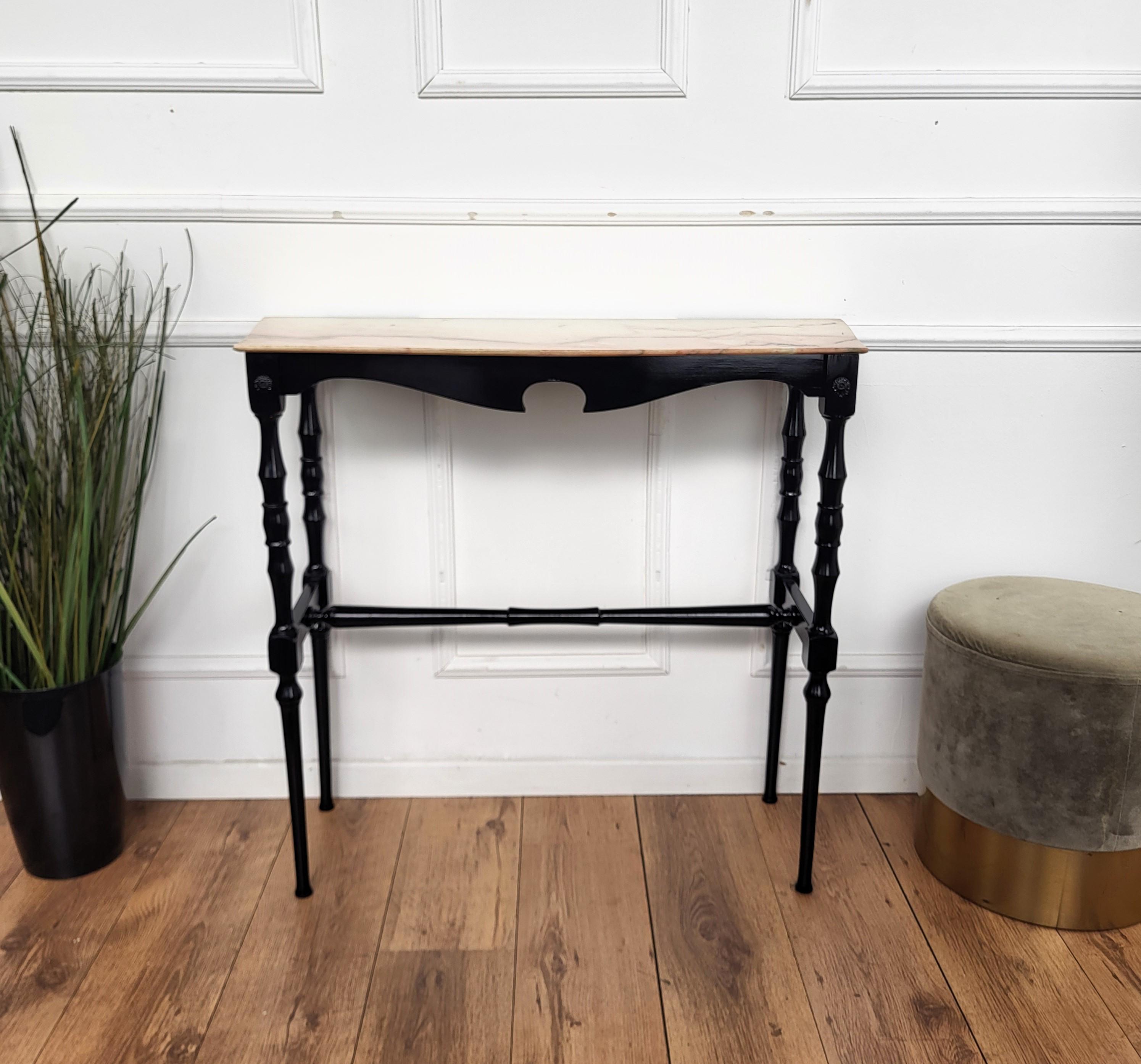 1950s Midcentury Italian Black Wood Brass Wall Console Table with Marble Top Bon état - En vente à Carimate, Como