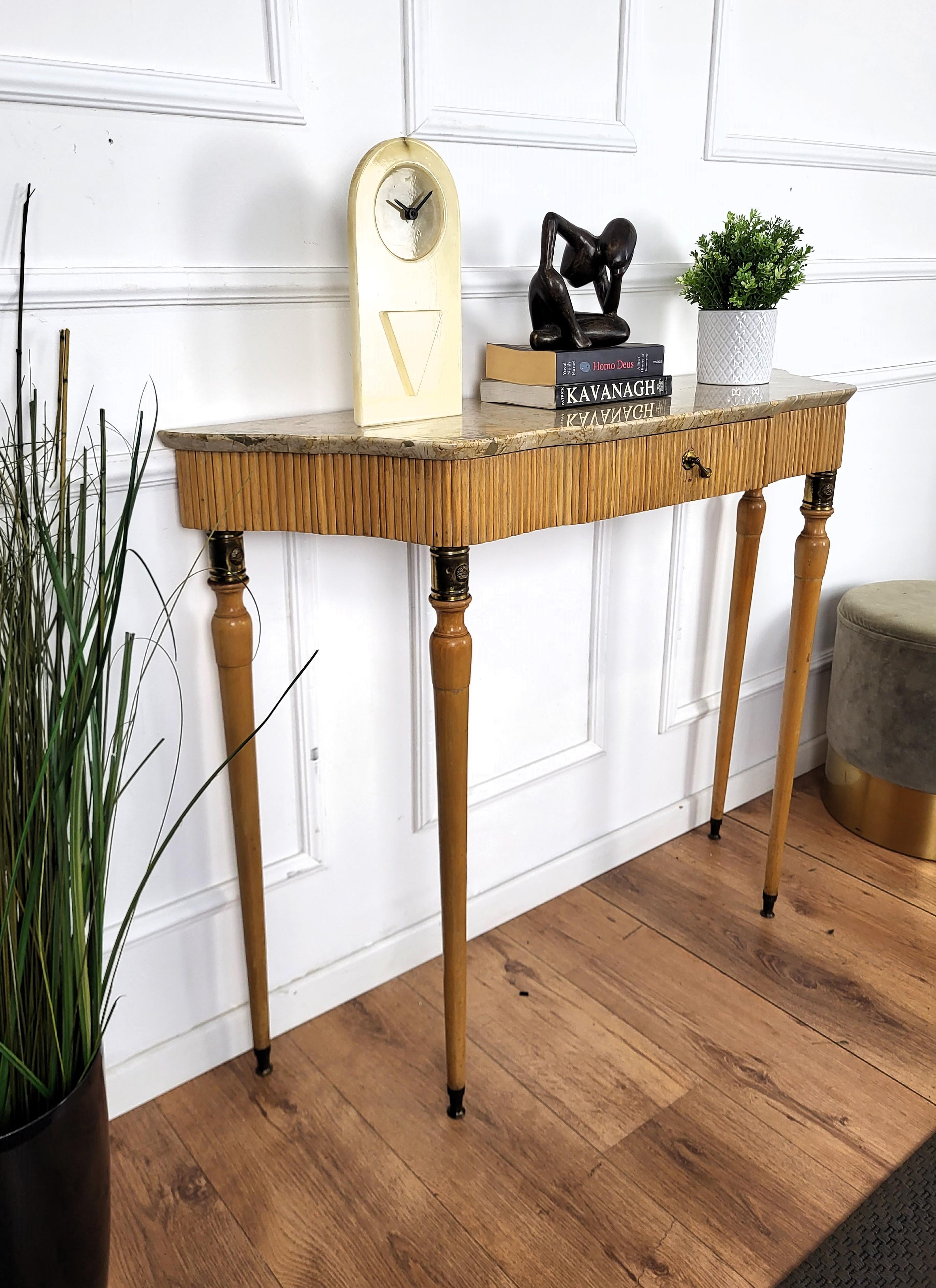 1950s Midcentury Italian Wood Brass Wall Console Table with Marble Top In Good Condition For Sale In Carimate, Como