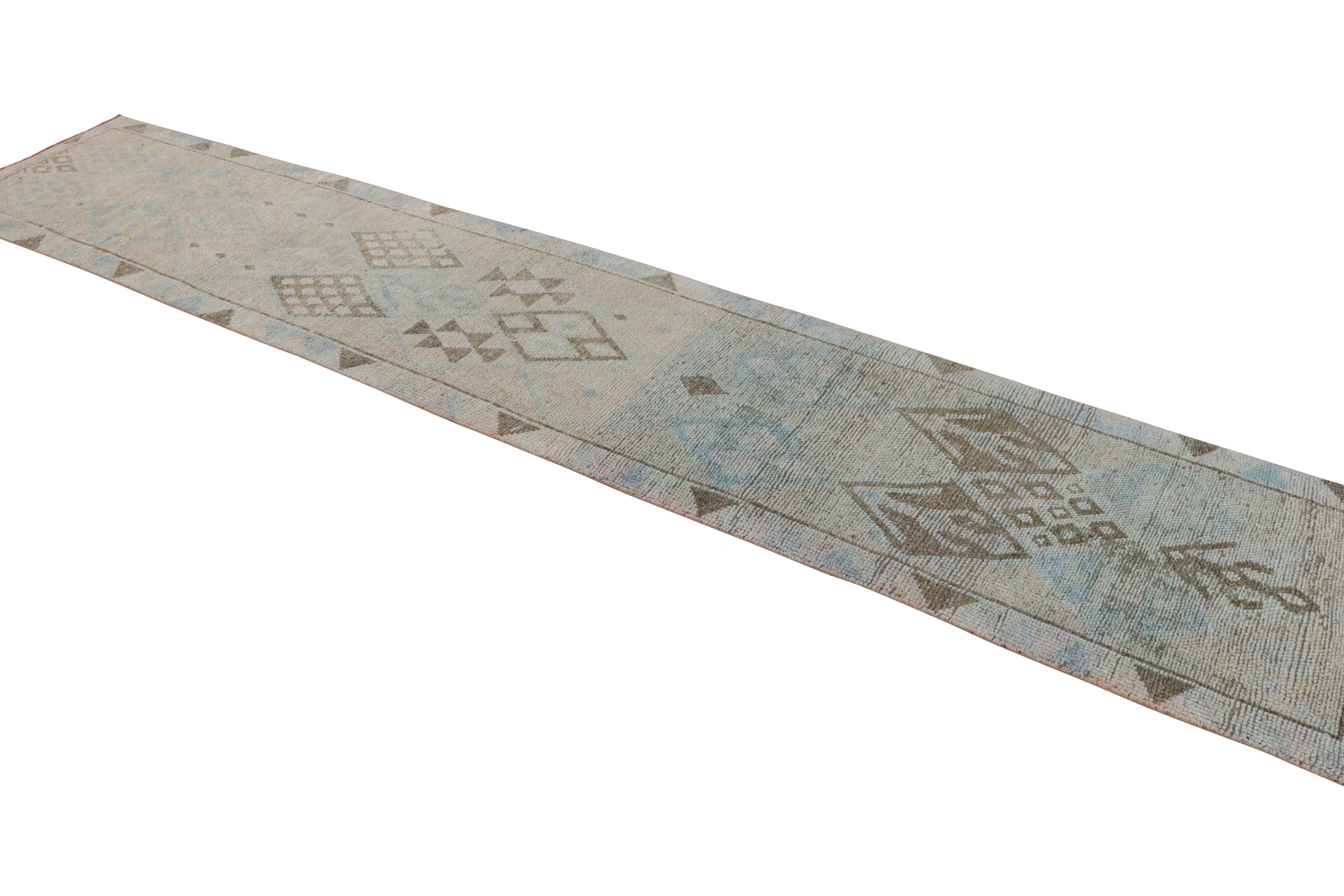 Turkish 1950s Midcentury Runner Beige Off-White Geometric Vintage Rug by Rug & Kilim For Sale